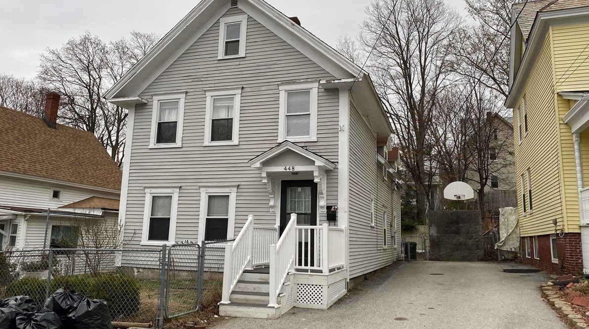 448 Manchester St, Manchester, NH 03103-4147