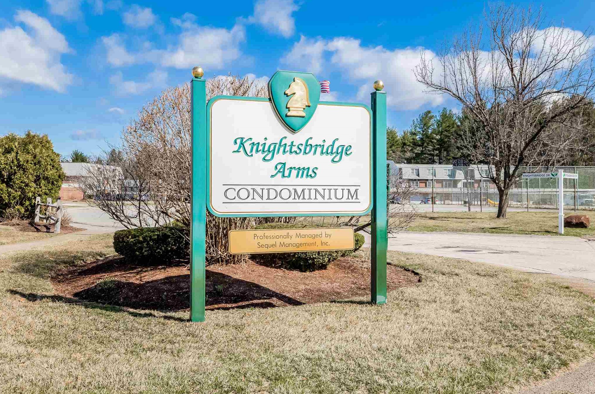 3 Roedean Dr, Nashua NH  03063-5015 exterior