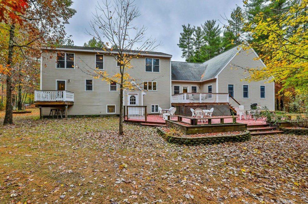 107 Farley Rd, Nashua, NH 03063