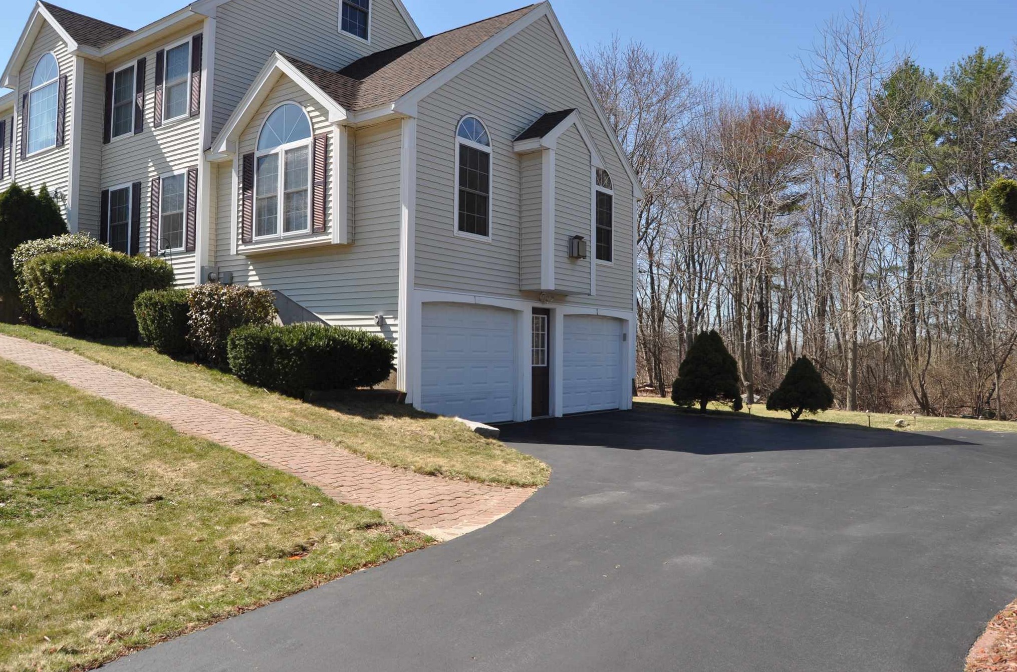 3 Beacon Hill Rd, Pelham, NH 03076