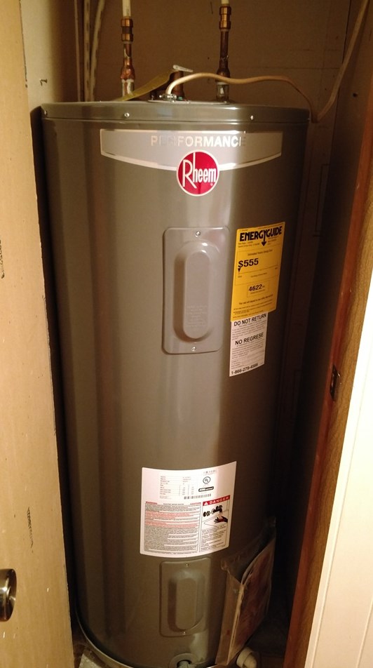 34 Juniper Dr, Tuftonboro NH  03816-5911 exterior