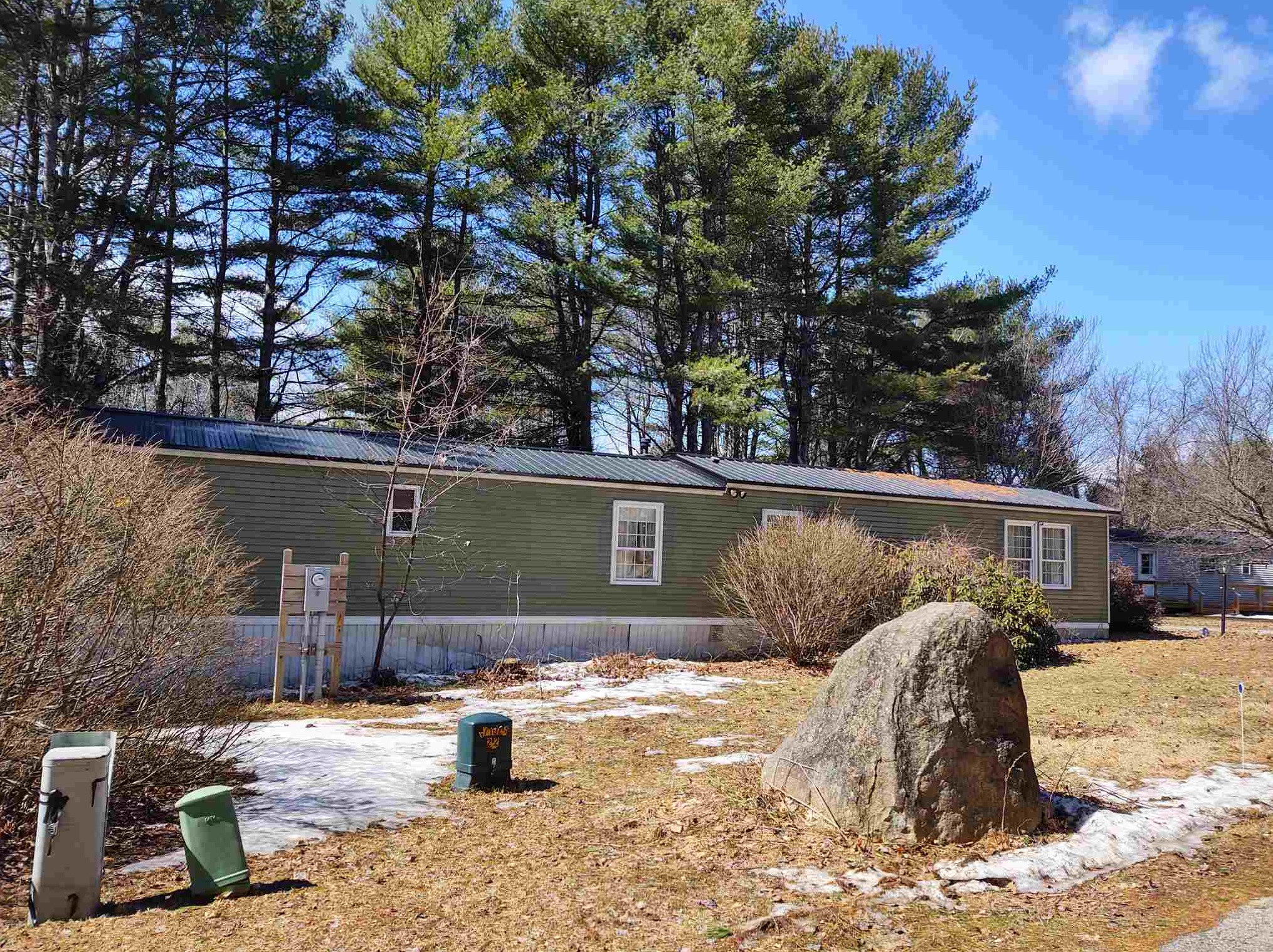 34 Juniper Dr, Tuftonboro NH  03816-5911 exterior