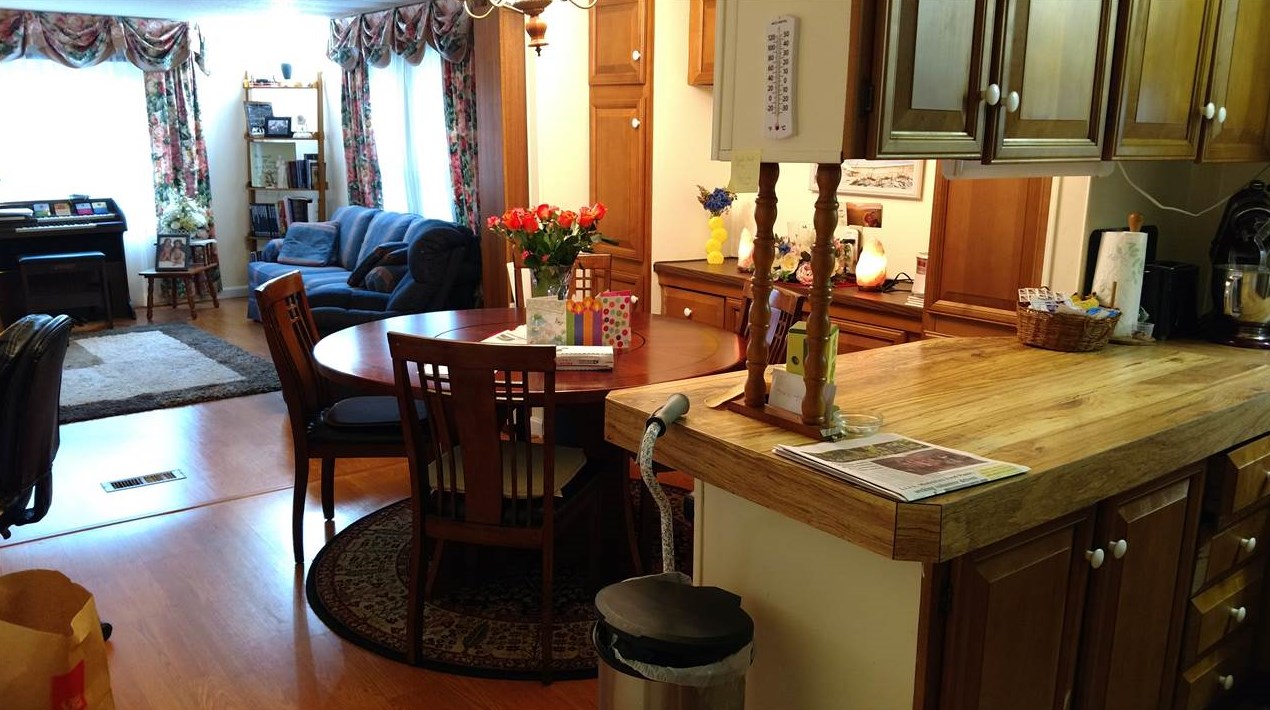 34 Juniper Dr, Tuftonboro NH  03816-5911 exterior