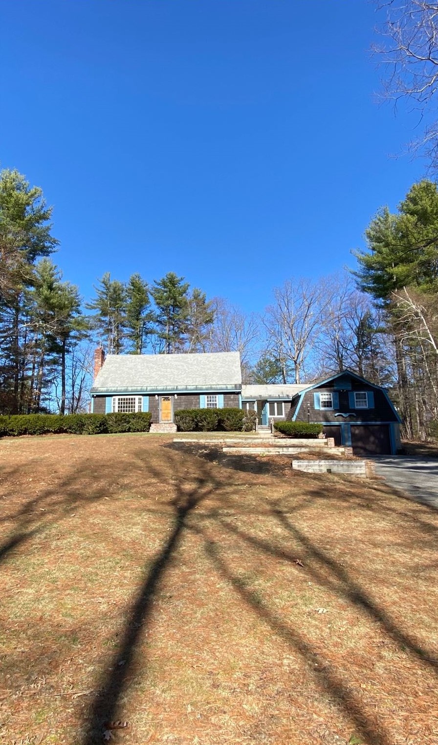 17 Louise Dr, Hudson, NH 03052 exterior