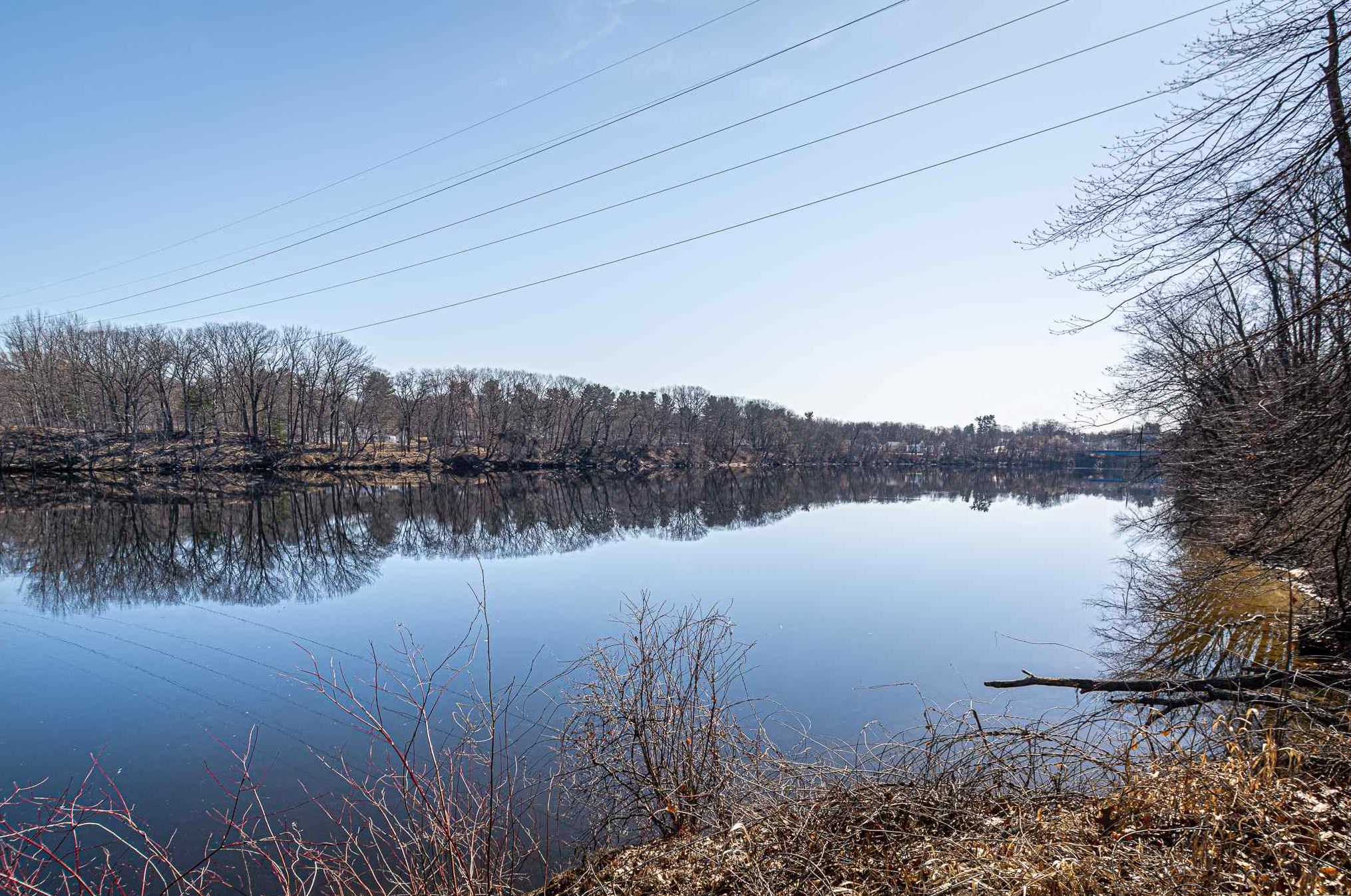 46 Walden Pond Dr, Nashua, NH 03064