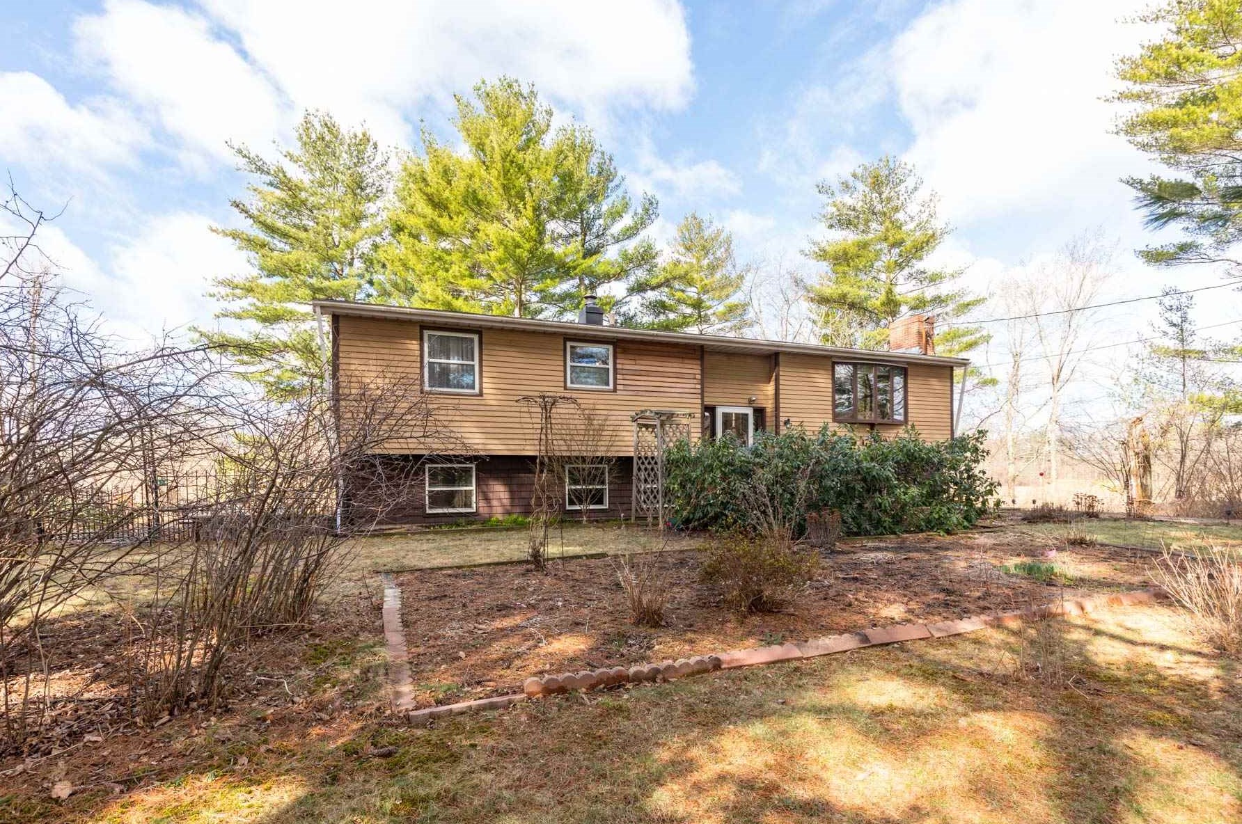 25 College Rd, Stratham, NH 03885