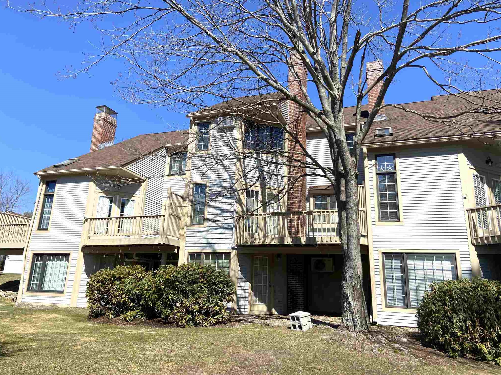 10 Windsor Square, Laconia, NH 03246