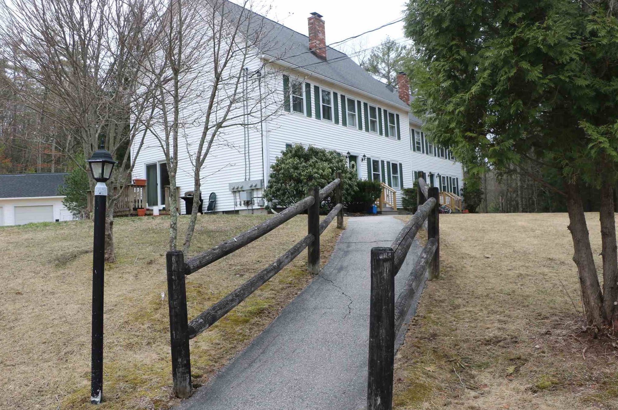39 Deerfield Rd #4-units, Raymond, NH 03077