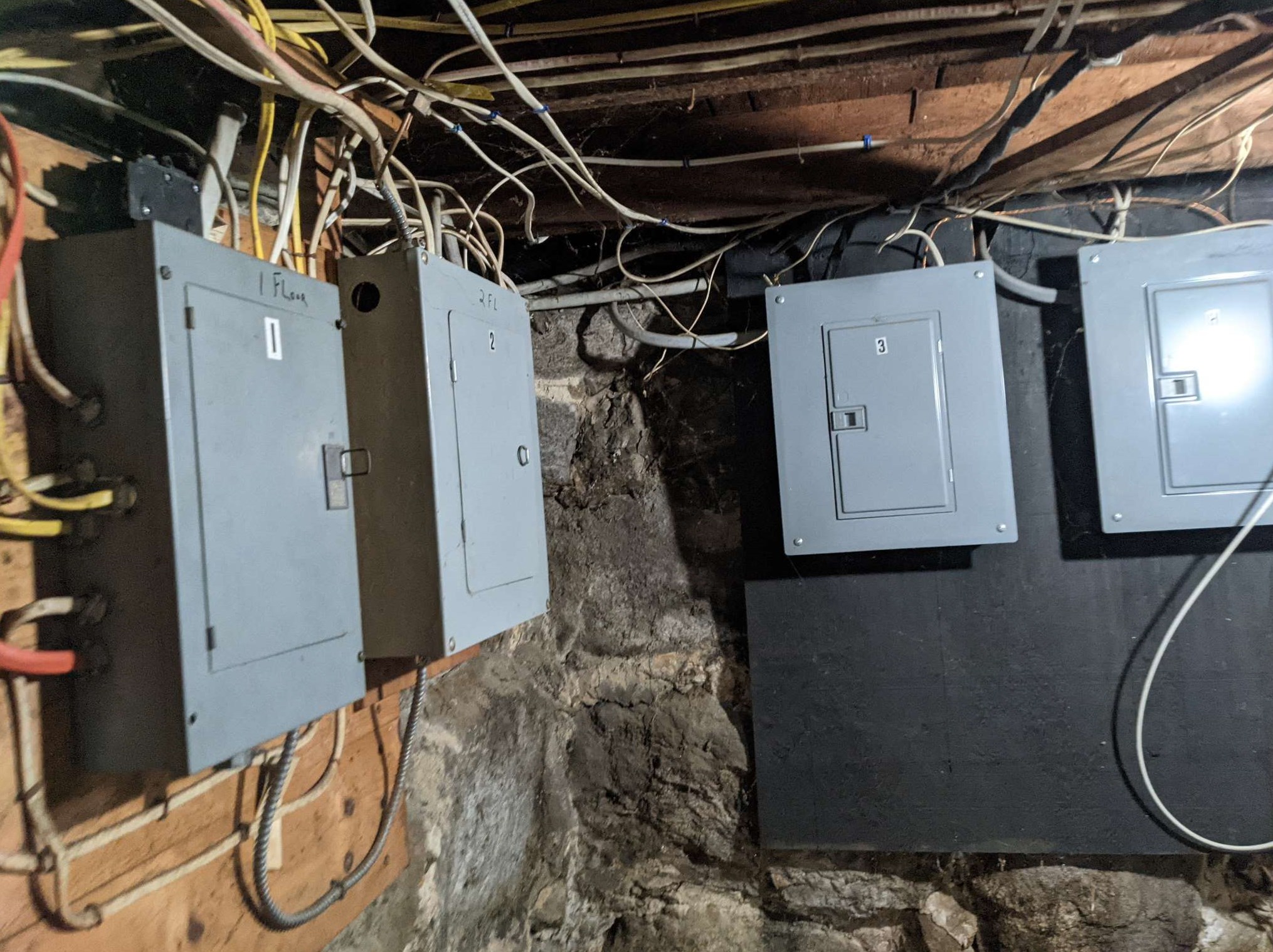 273 Merrimack St, Manchester NH 03101-2322 exterior