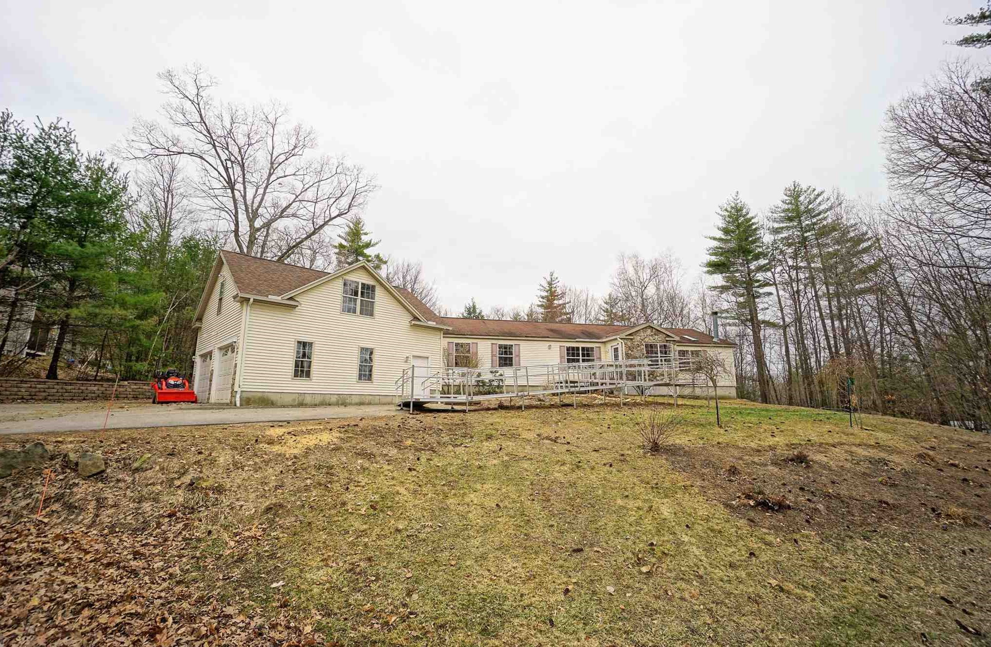 722 N Pembroke Rd, Allenstown, NH 03275