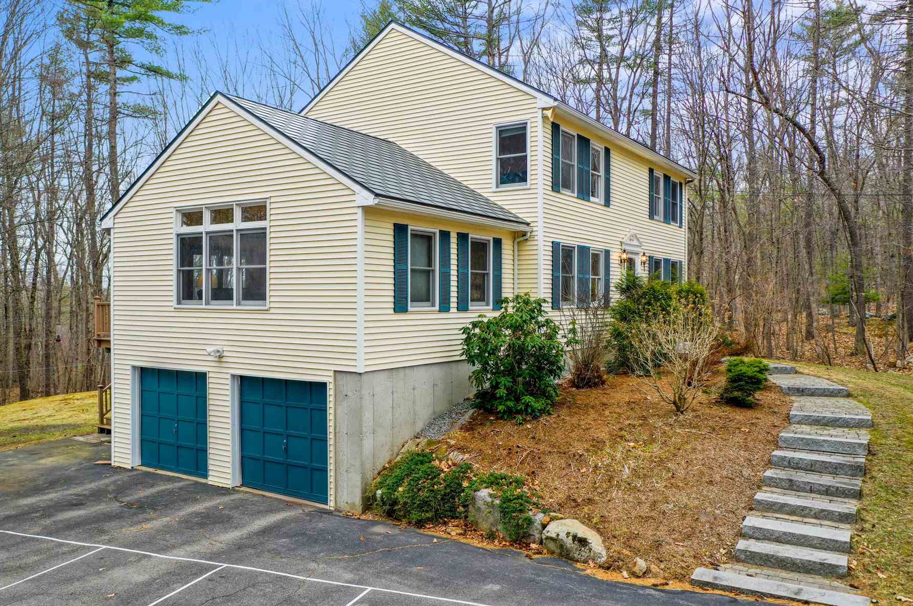 15 Honeysuckle, Goffstown, NH 03045