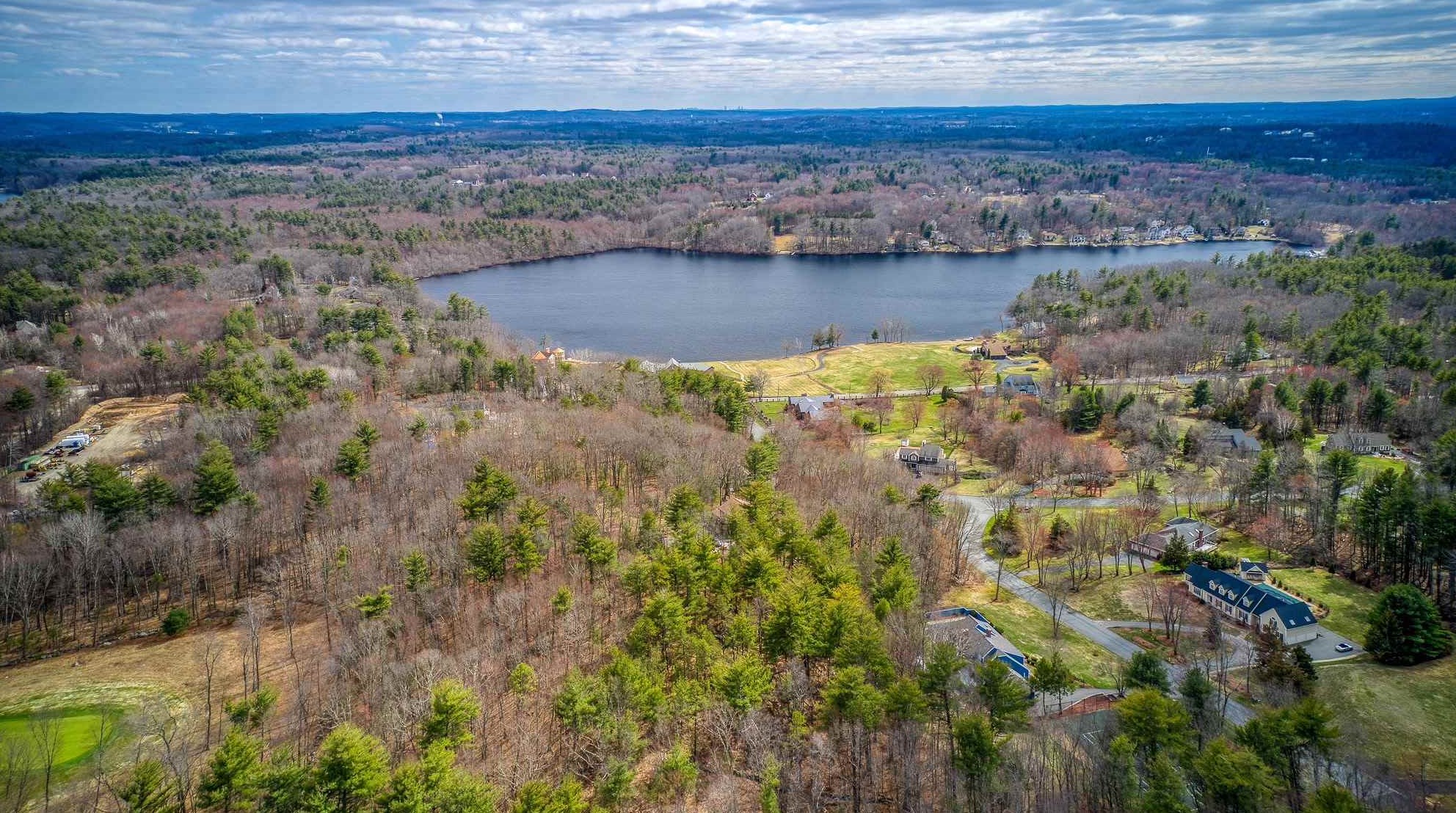 112 Fieldstone Ln, Atkinson, NH 03811-2371
