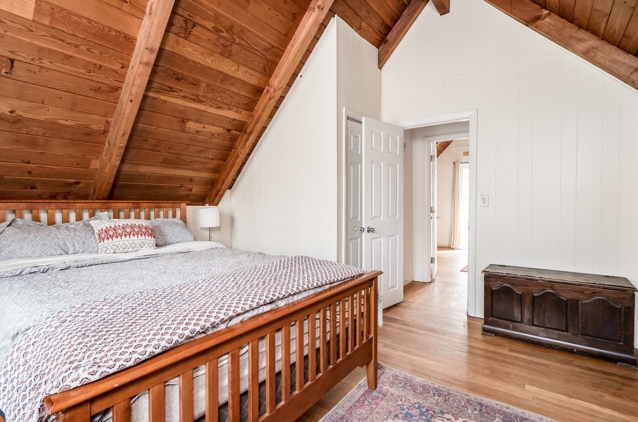 270 Ash Swamp Rd, Newmarket NH  03857-2160 exterior