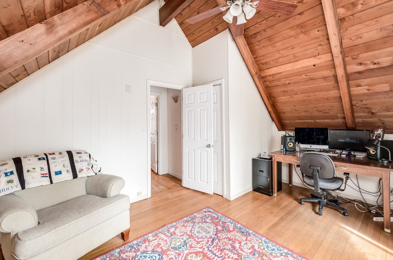 270 Ash Swamp Rd, Newmarket NH  03857-2160 exterior