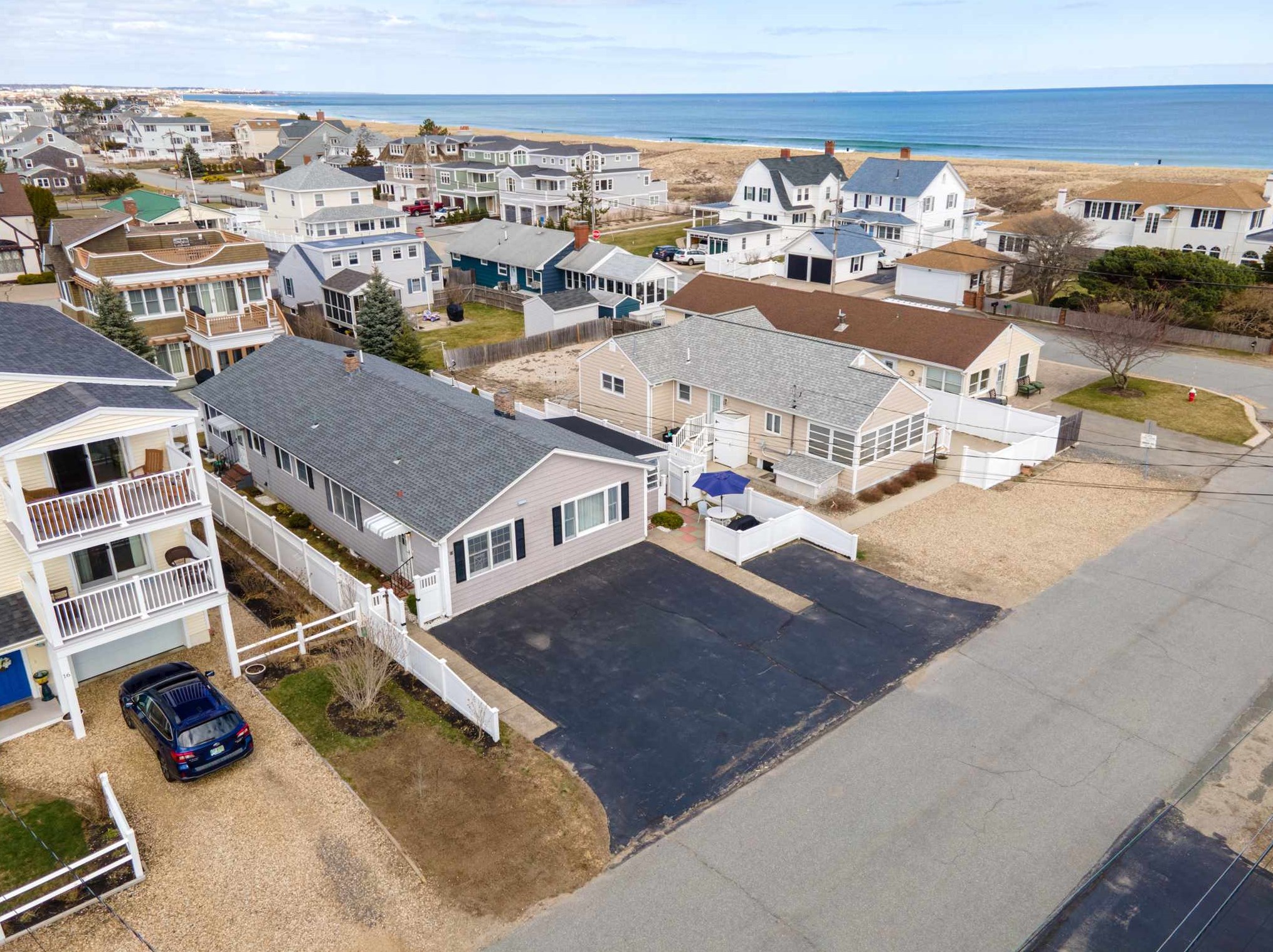 15 Lawrence St, Seabrook, NH 03874