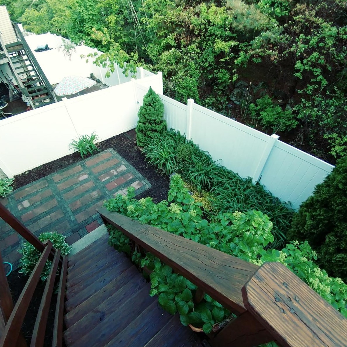 640 Hackett Hl Rd, Manchester NH 03106-2522 exterior