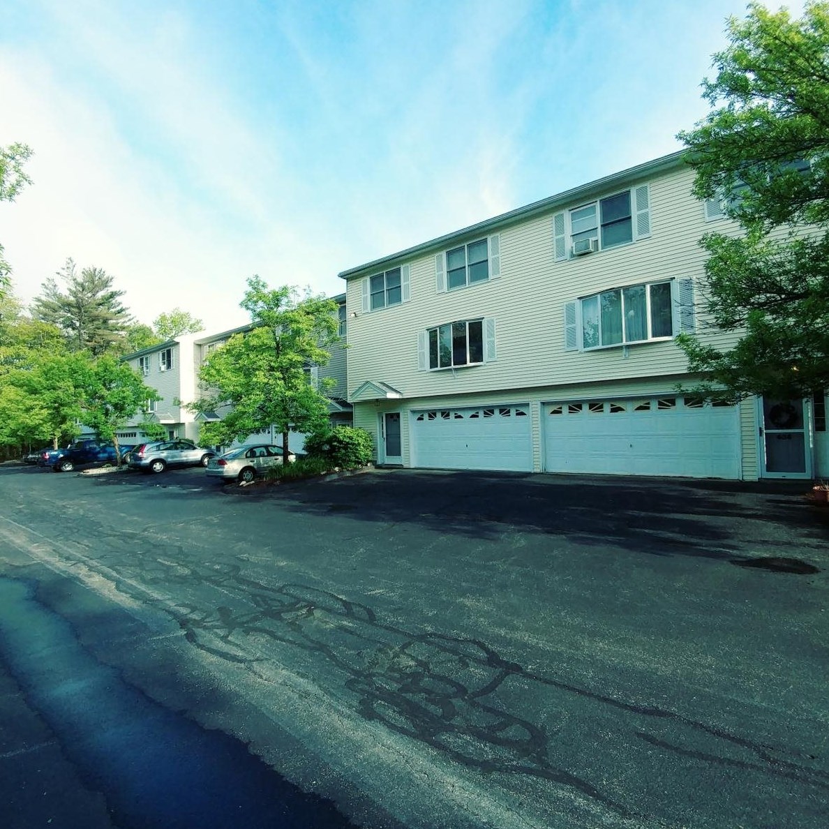 640 Hackett Hl Rd, Manchester NH 03106-2522 exterior