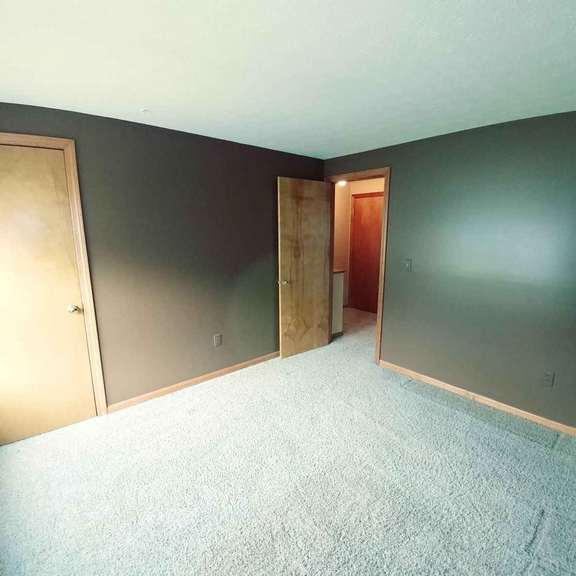 640 Hackett Hl Rd, Manchester NH 03106-2522 exterior