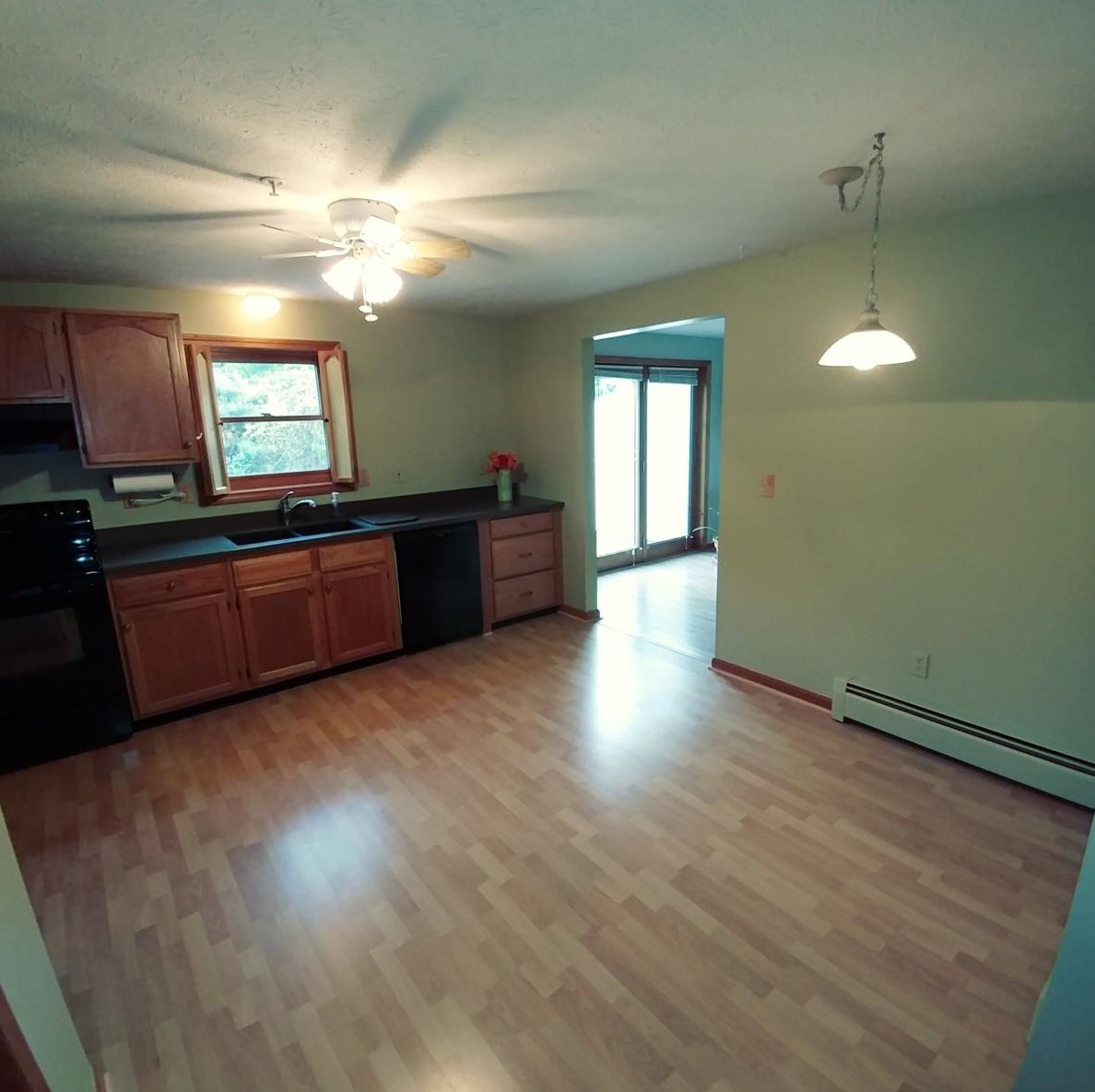 640 Hackett Hl Rd, Manchester NH 03106-2522 exterior