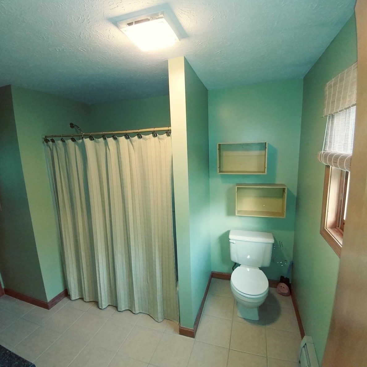 640 Hackett Hl Rd, Manchester NH 03106-2522 exterior