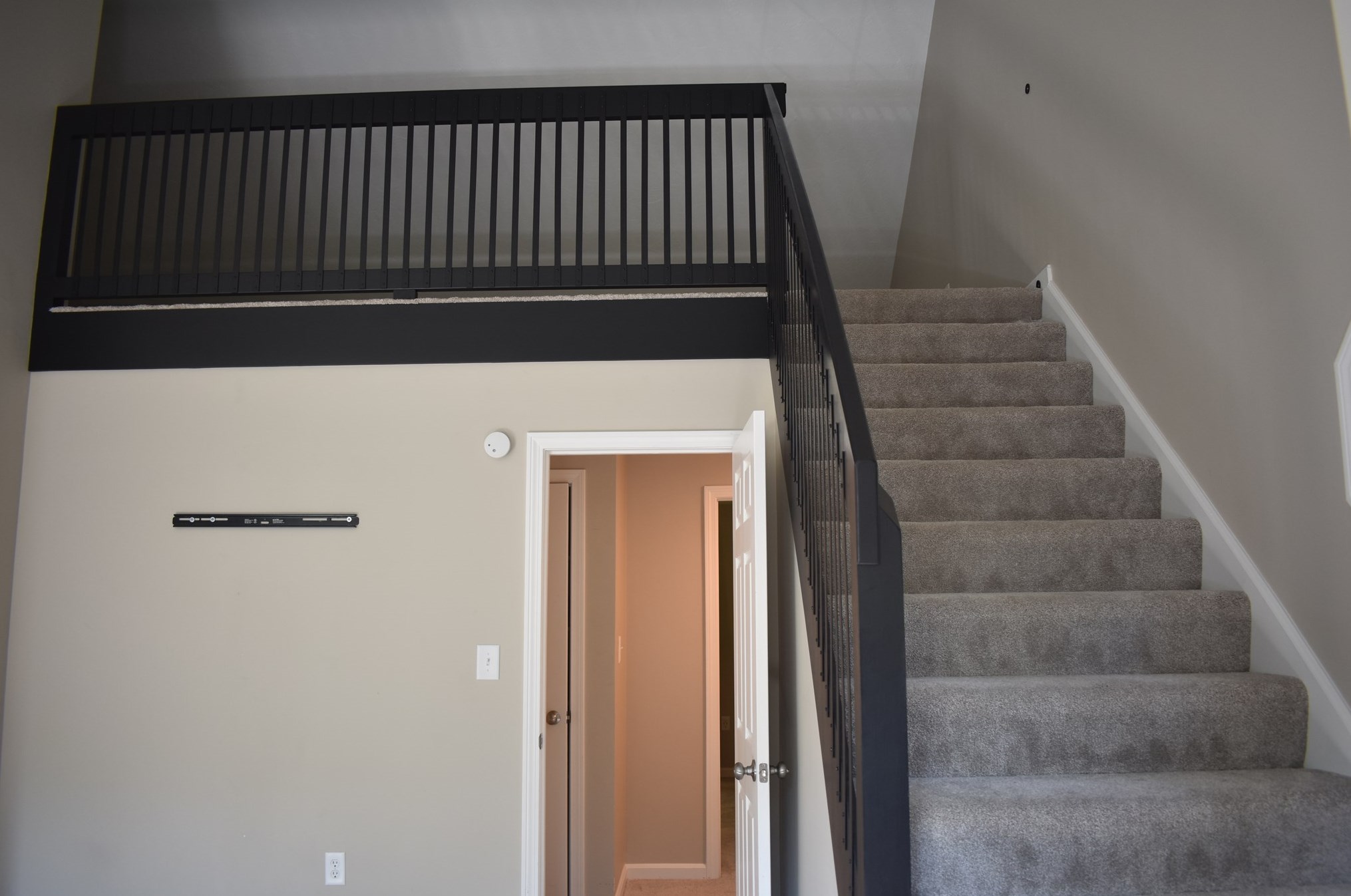 19 Winrow Dr, Merrimack NH 03054-4093 exterior