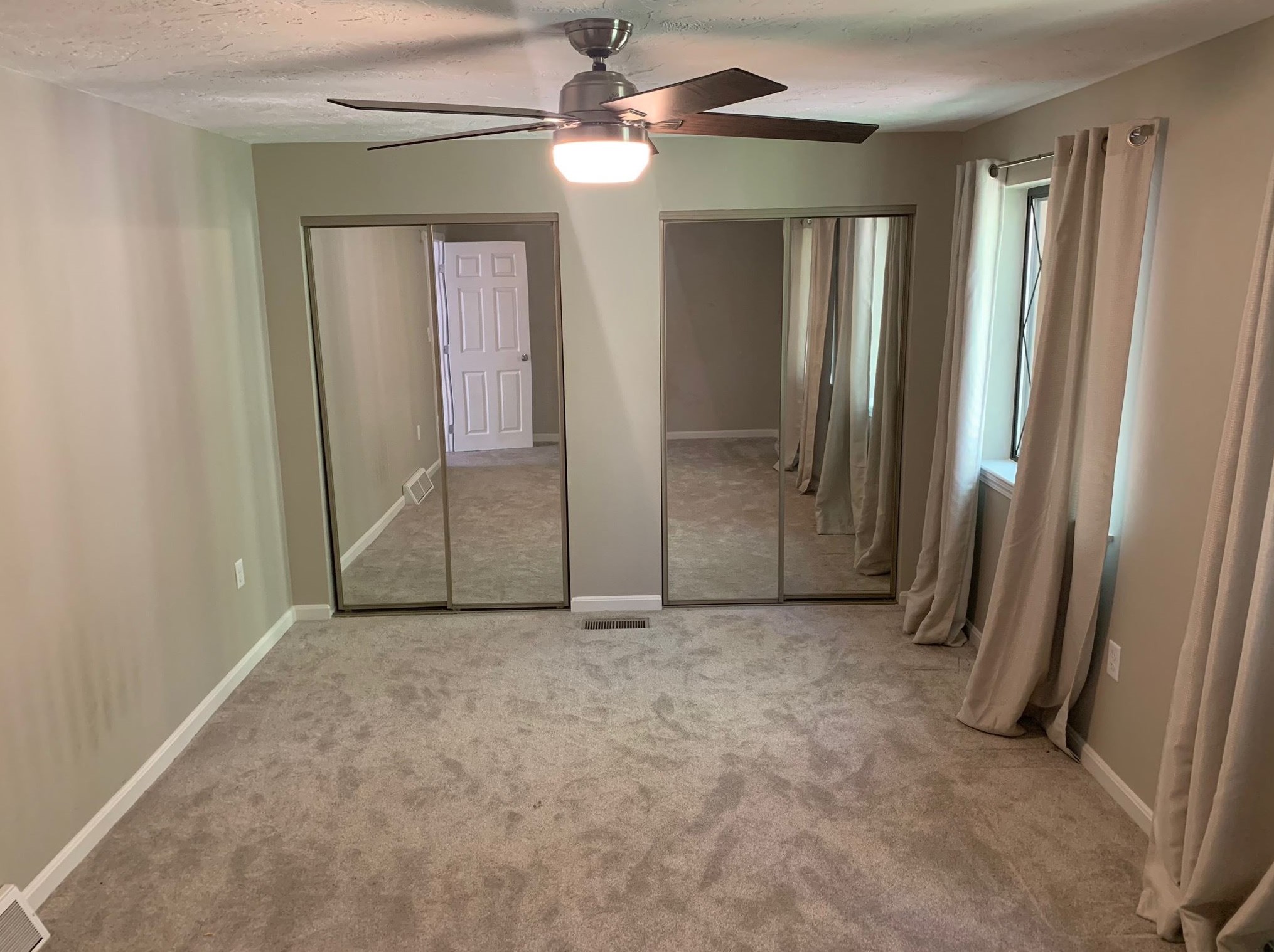 19 Winrow Dr, Merrimack NH 03054-4093 exterior