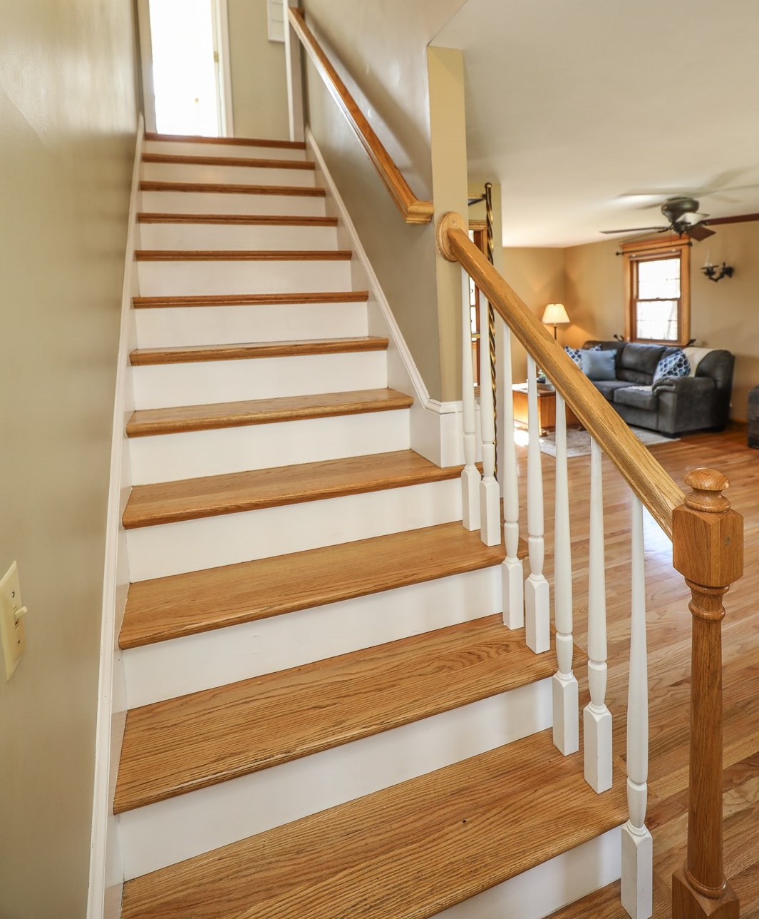 14 Heritage Cir, Hudson NH  03051-3427 exterior