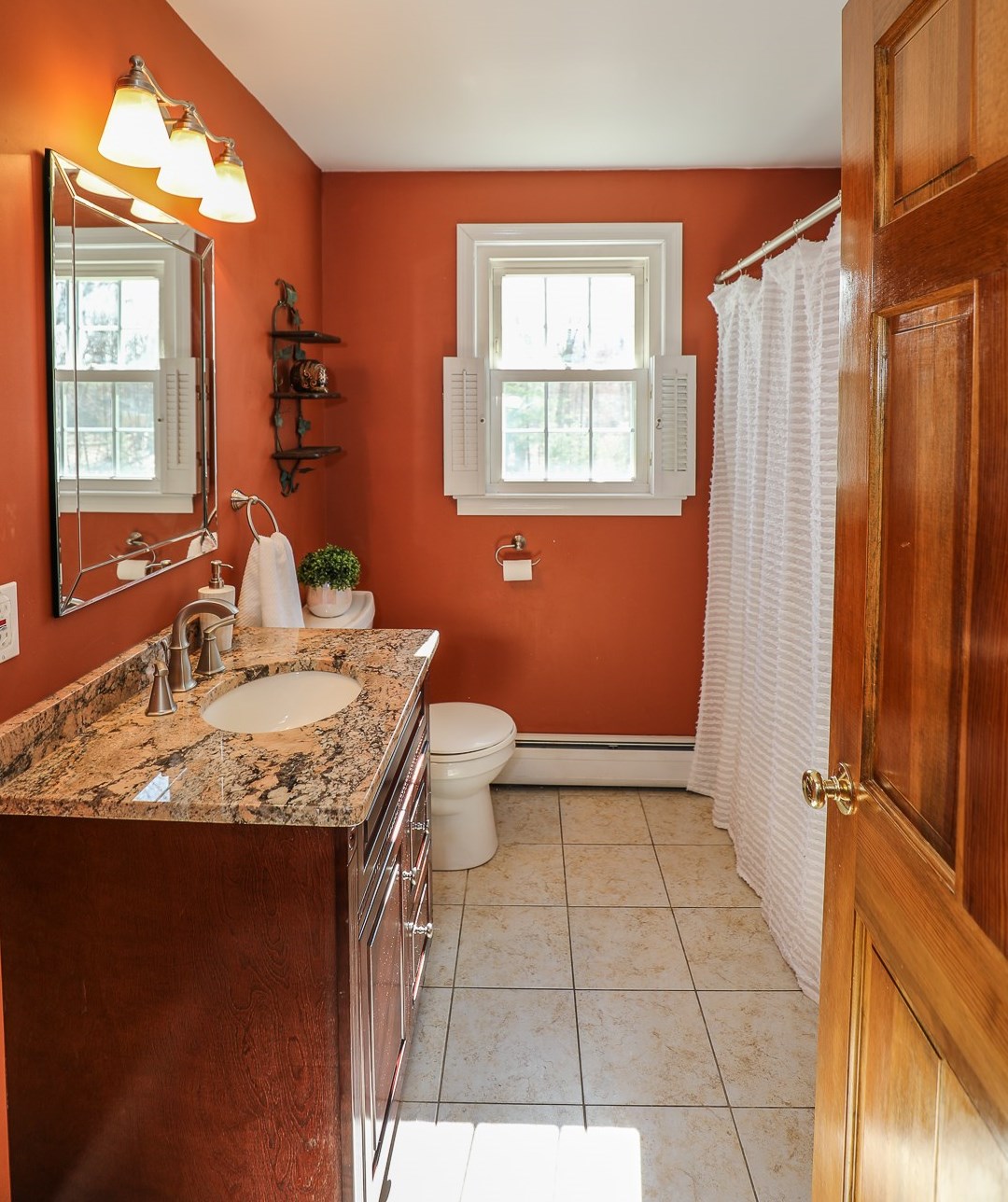 14 Heritage Cir, Hudson NH  03051-3427 exterior