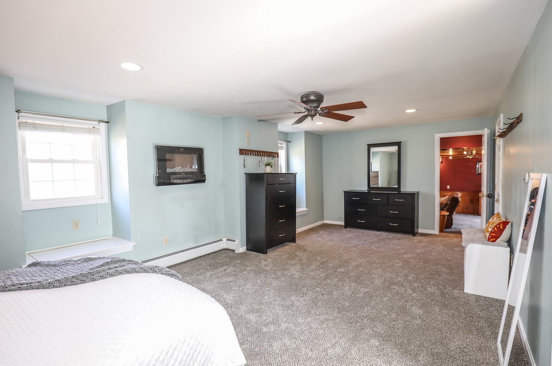 14 Heritage Cir, Hudson NH  03051-3427 exterior
