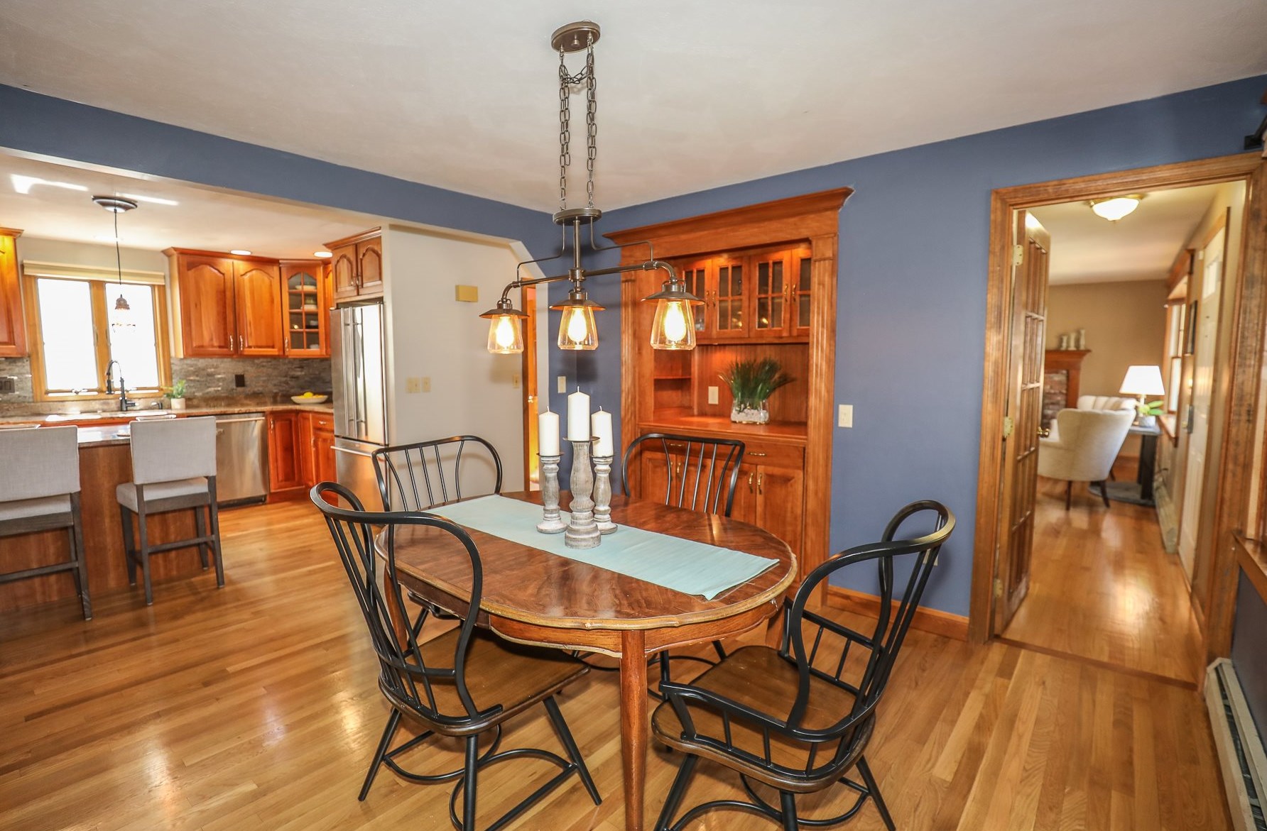 14 Heritage Cir, Hudson NH  03051-3427 exterior