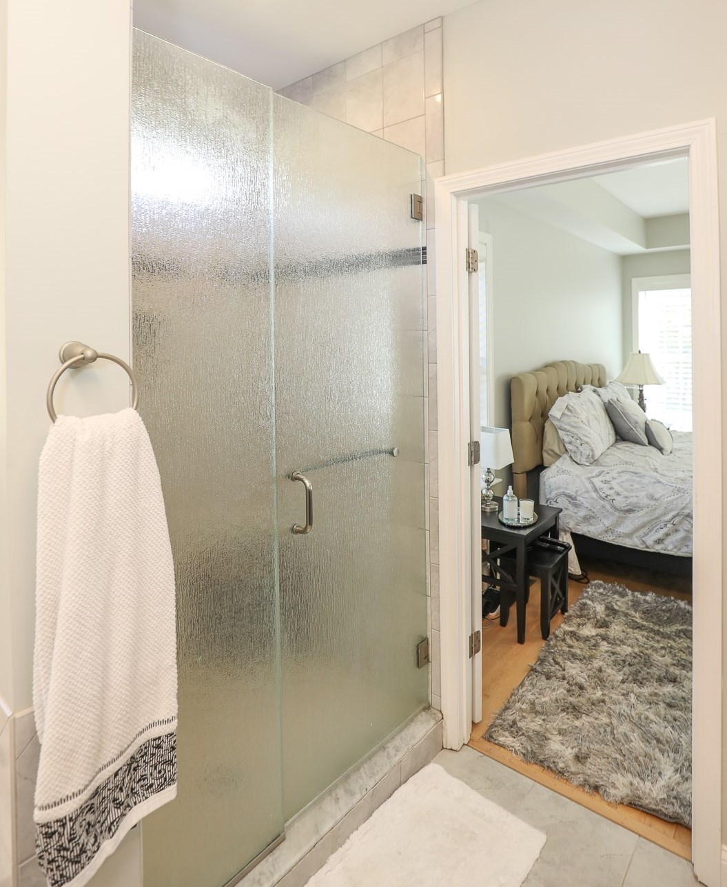 240 Karatzas Ave, Manchester NH 03104-6608 exterior