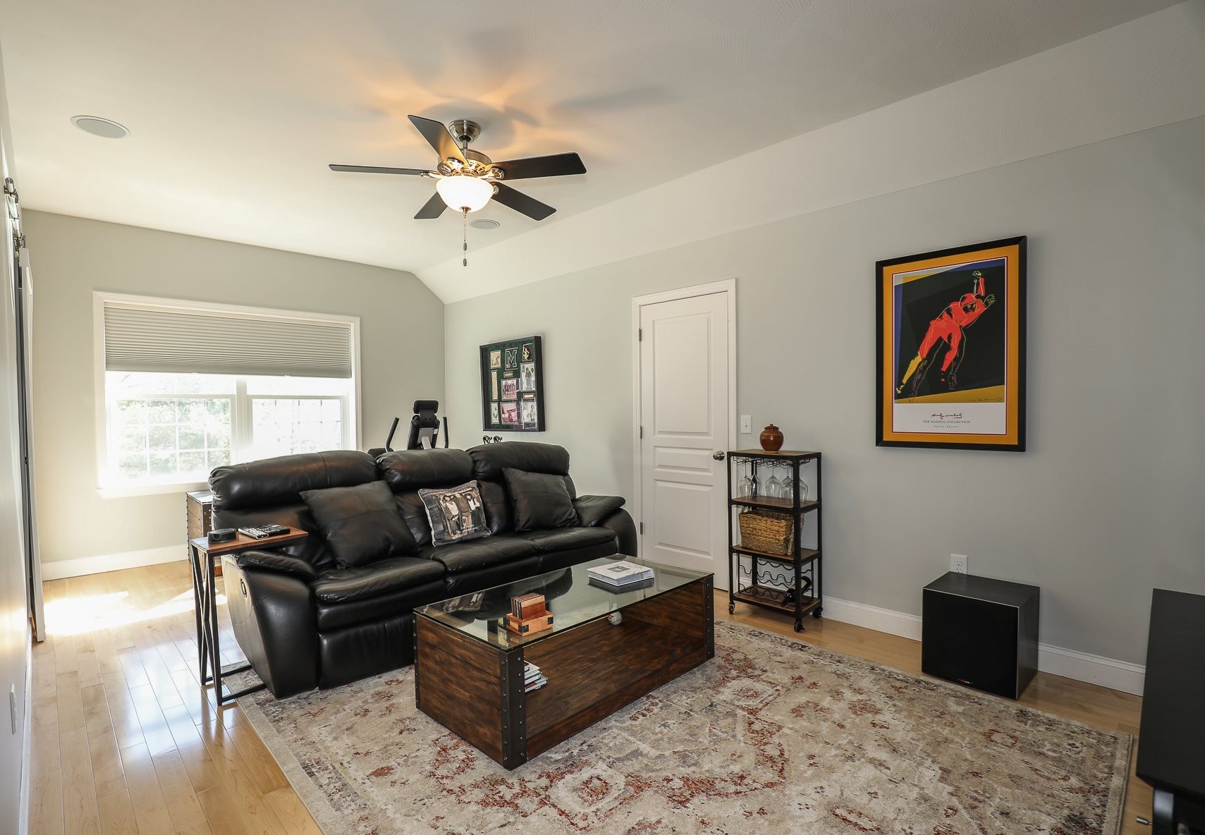 240 Karatzas Ave, Manchester NH 03104-6608 exterior