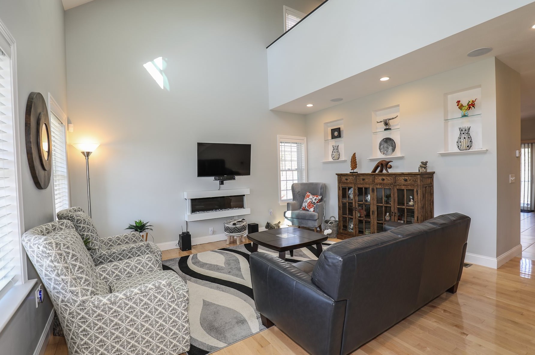 240 Karatzas Ave, Manchester NH 03104-6608 exterior