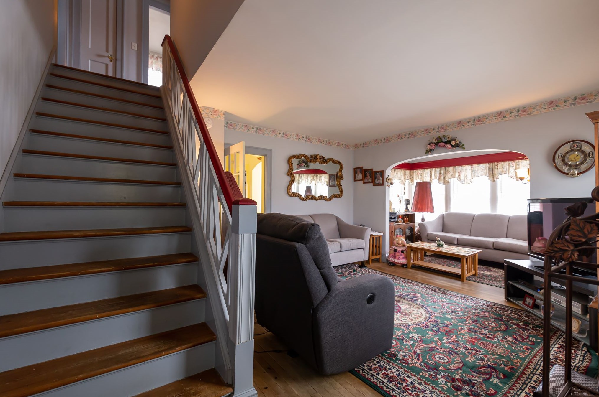 207 Calef Rd, Manchester NH 03103-6616 exterior