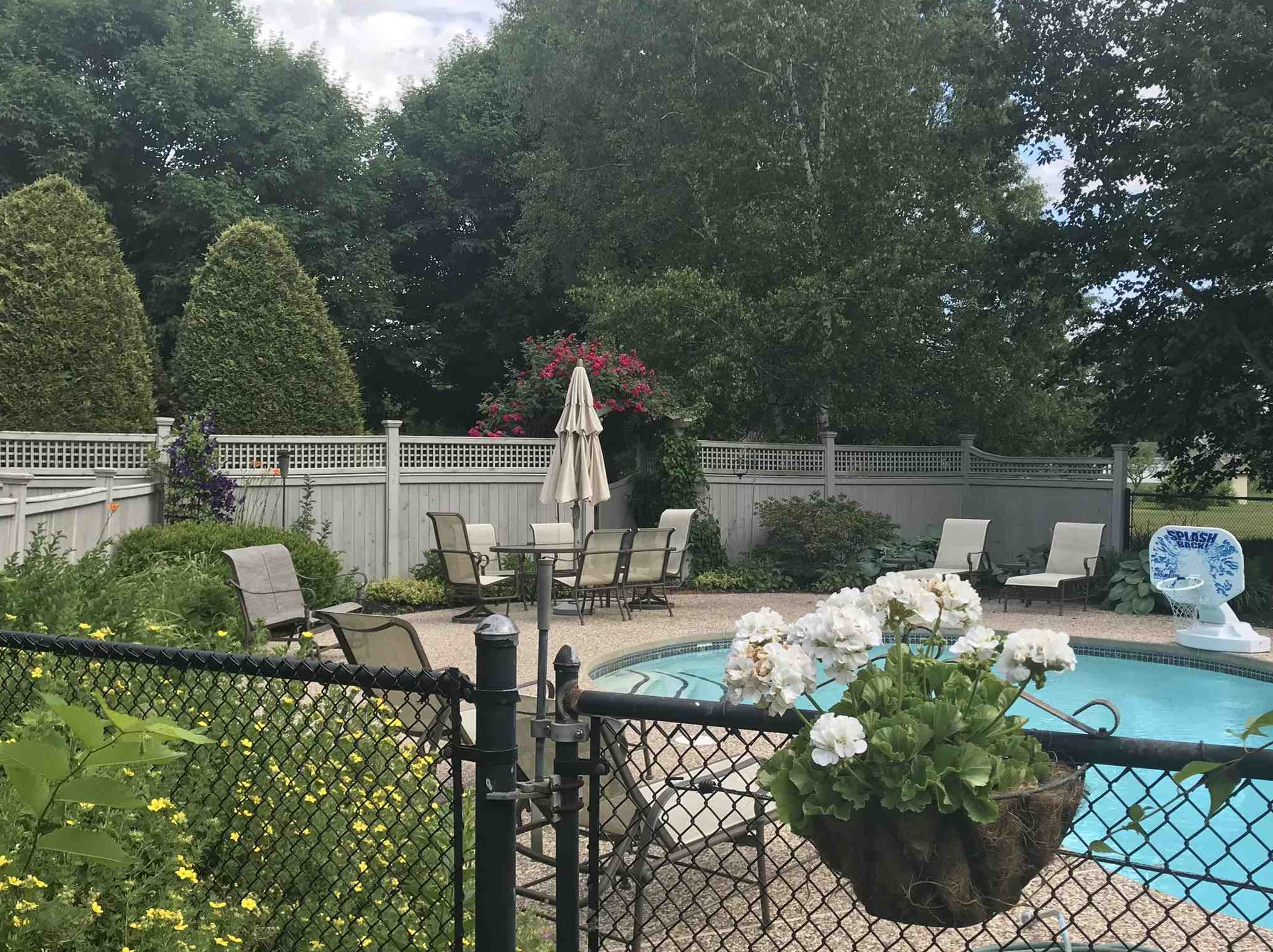 9 Eastman Ln, Hollis, NH 03049