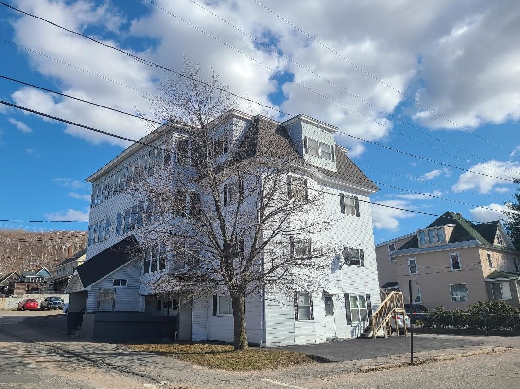 548 Goebel St, Berlin, NH 03570-2337