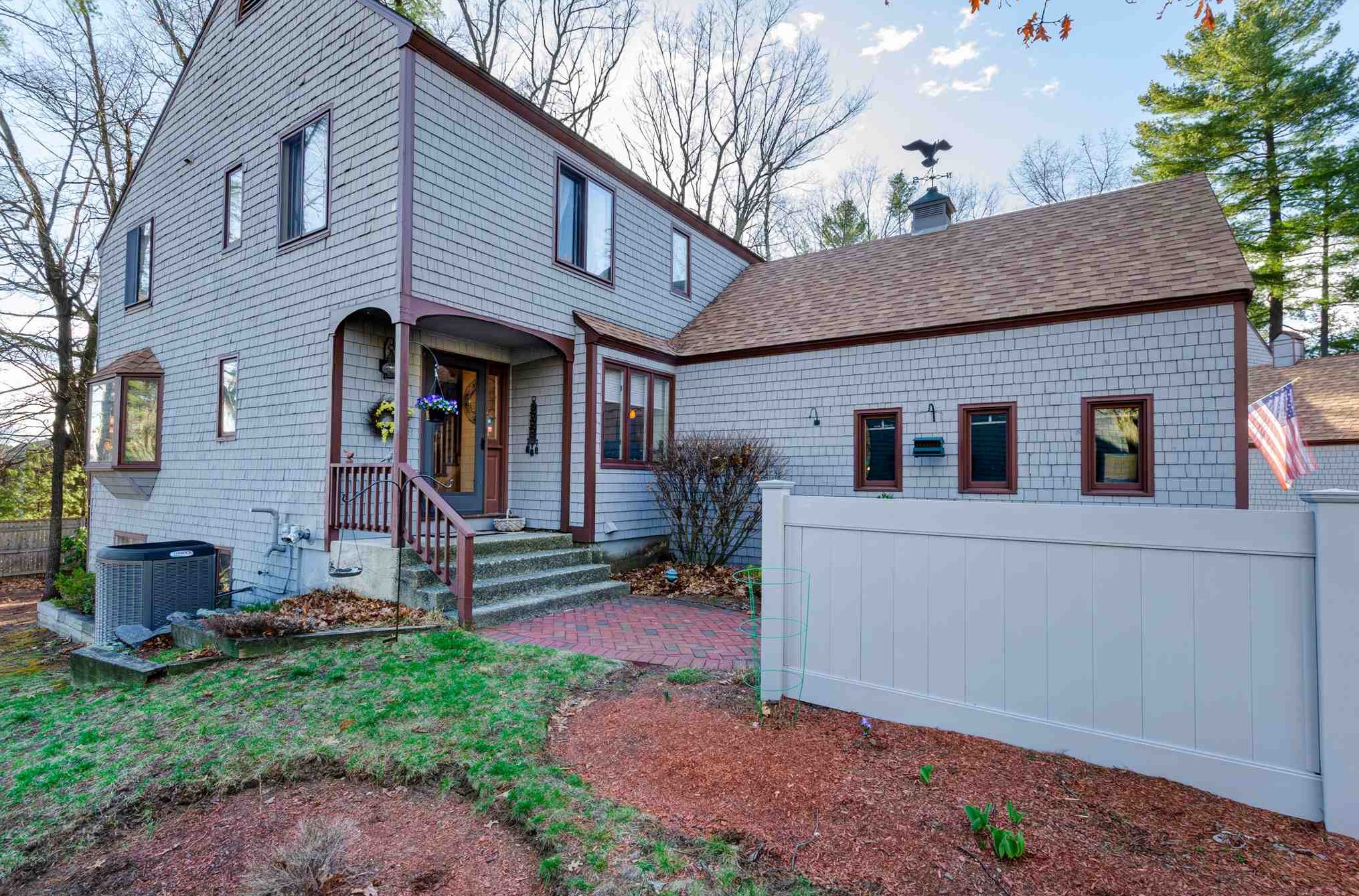 5 Saxford Ln, Nashua, NH 03063