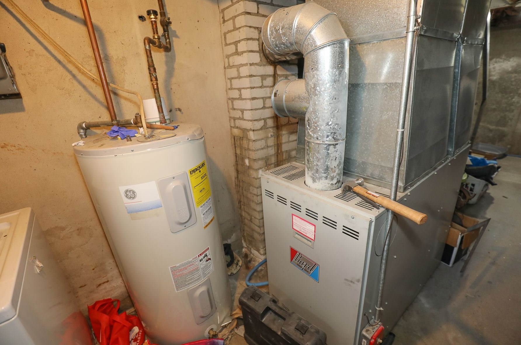 14 Morton St, Manchester NH 03104-1709 exterior