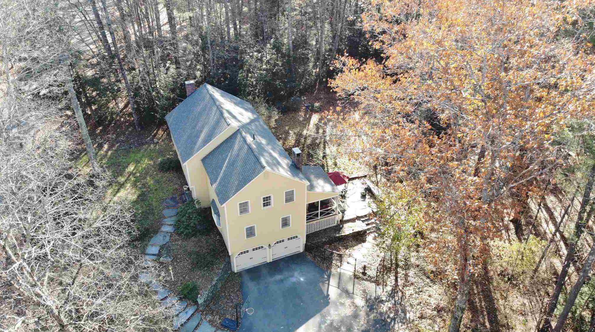 24 Oak Hill Dr, Amherst, NH 03031