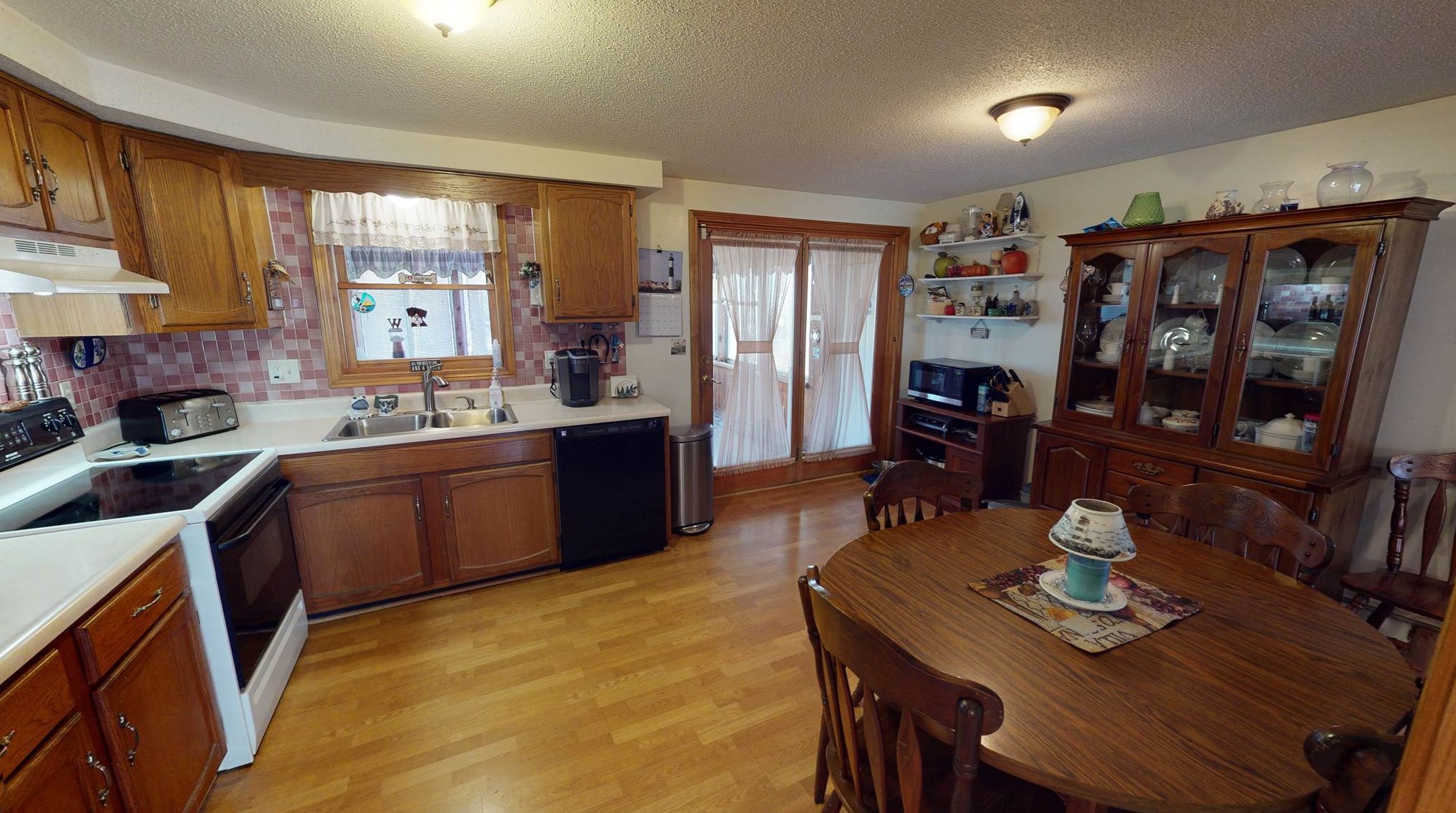 90 Hillcrest Rd, Hudson NH  03052-2341 exterior