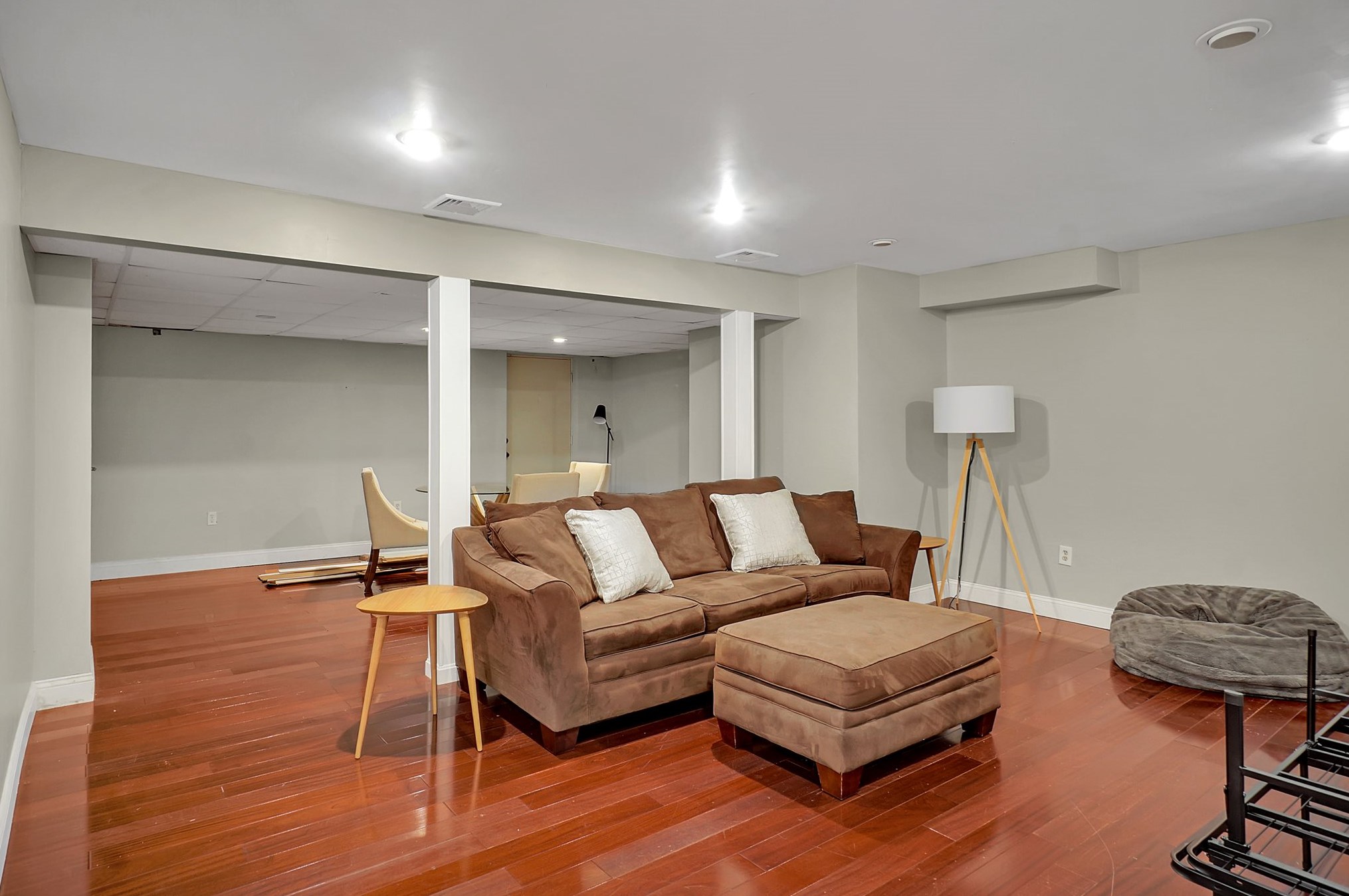 16 Ellie Dr, Merrimack NH  03054-3574 exterior