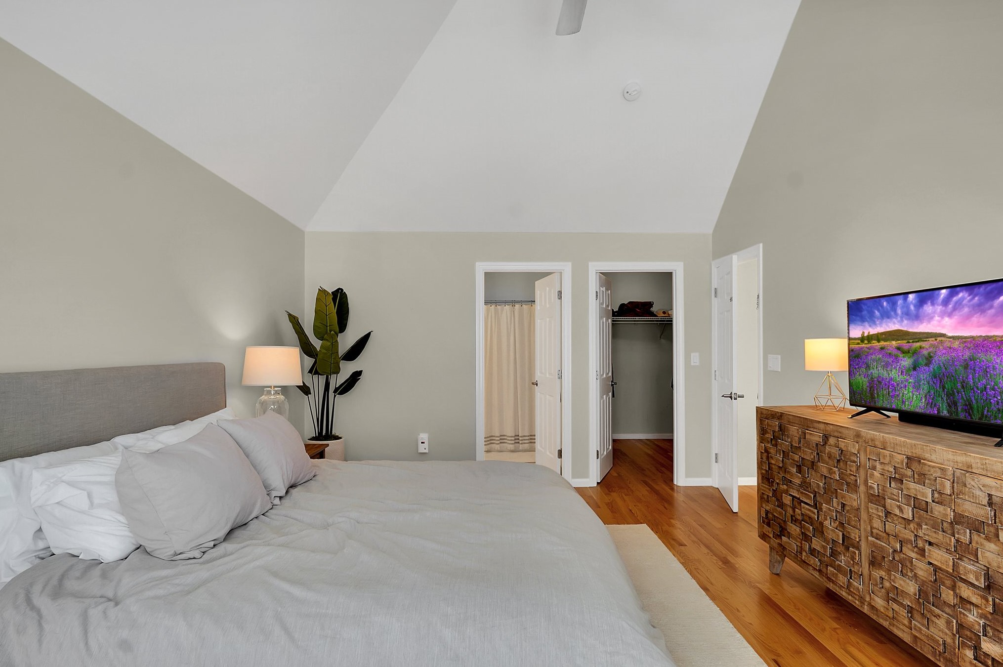 16 Ellie Dr, Merrimack NH  03054-3574 exterior