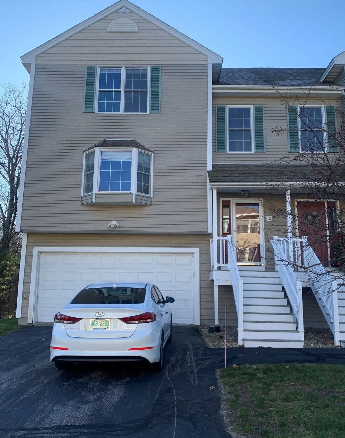 12 Crestview Cir, Londonderry, NH 03053