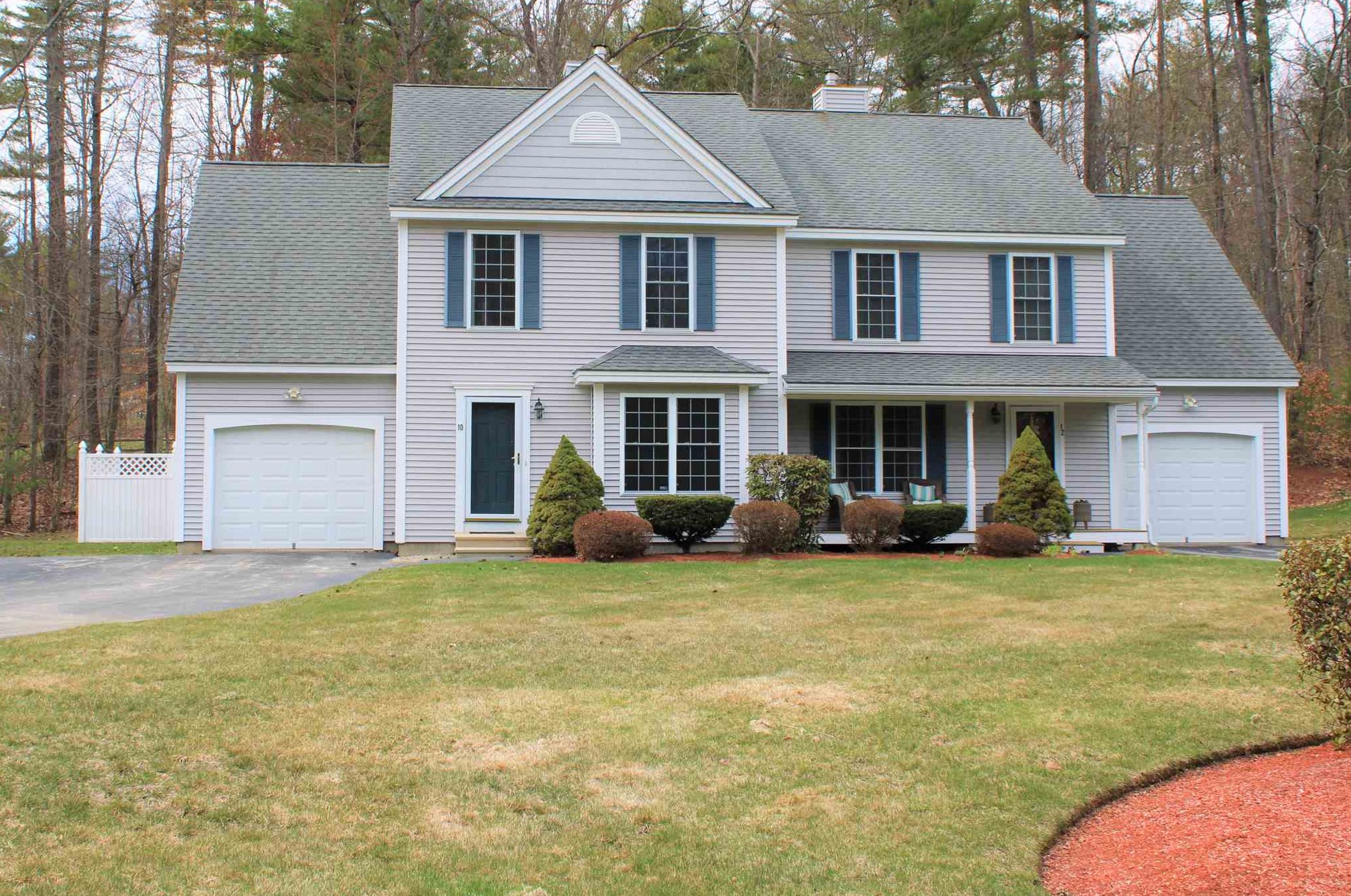 10 Belleview Dr, Amherst, NH 03031