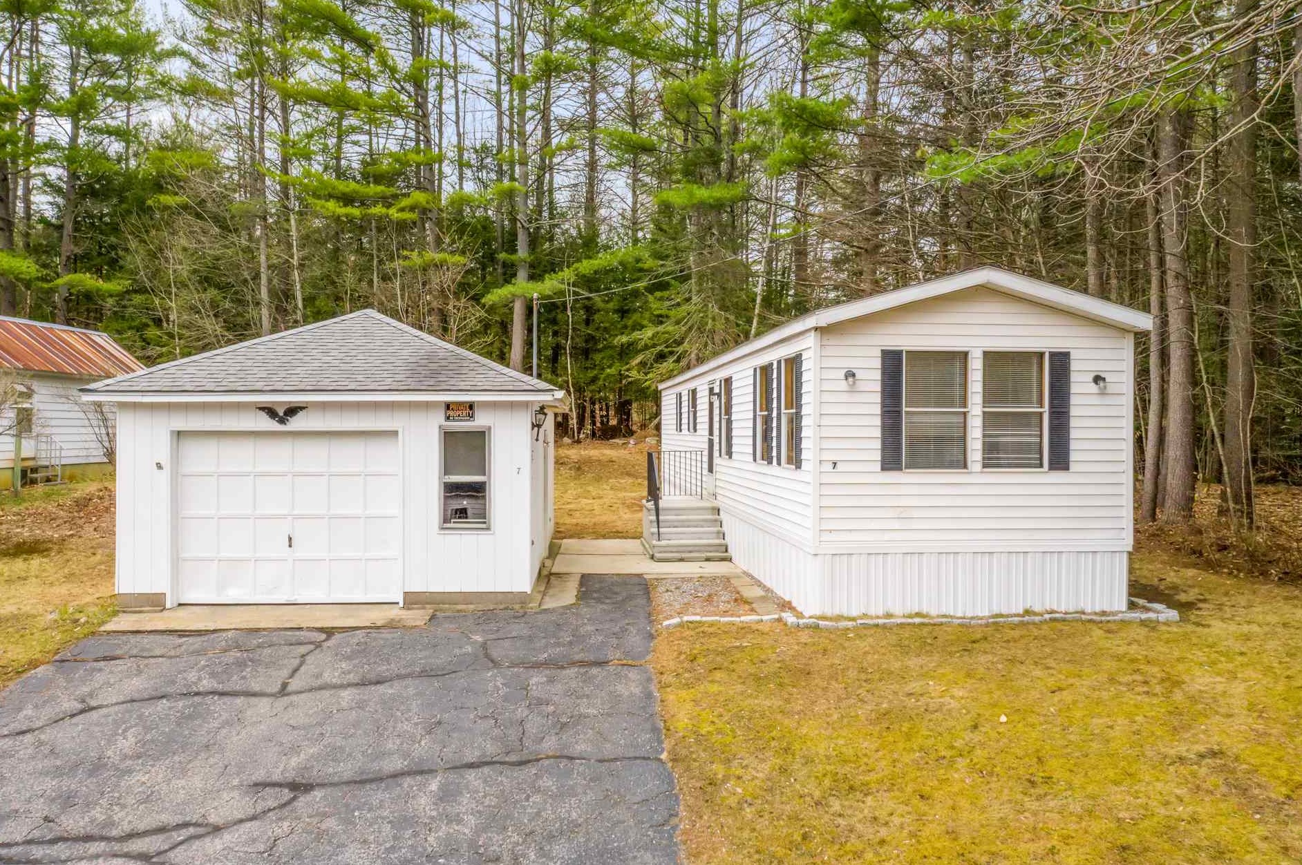 7 Minerva Ln, Keene, NH 03431