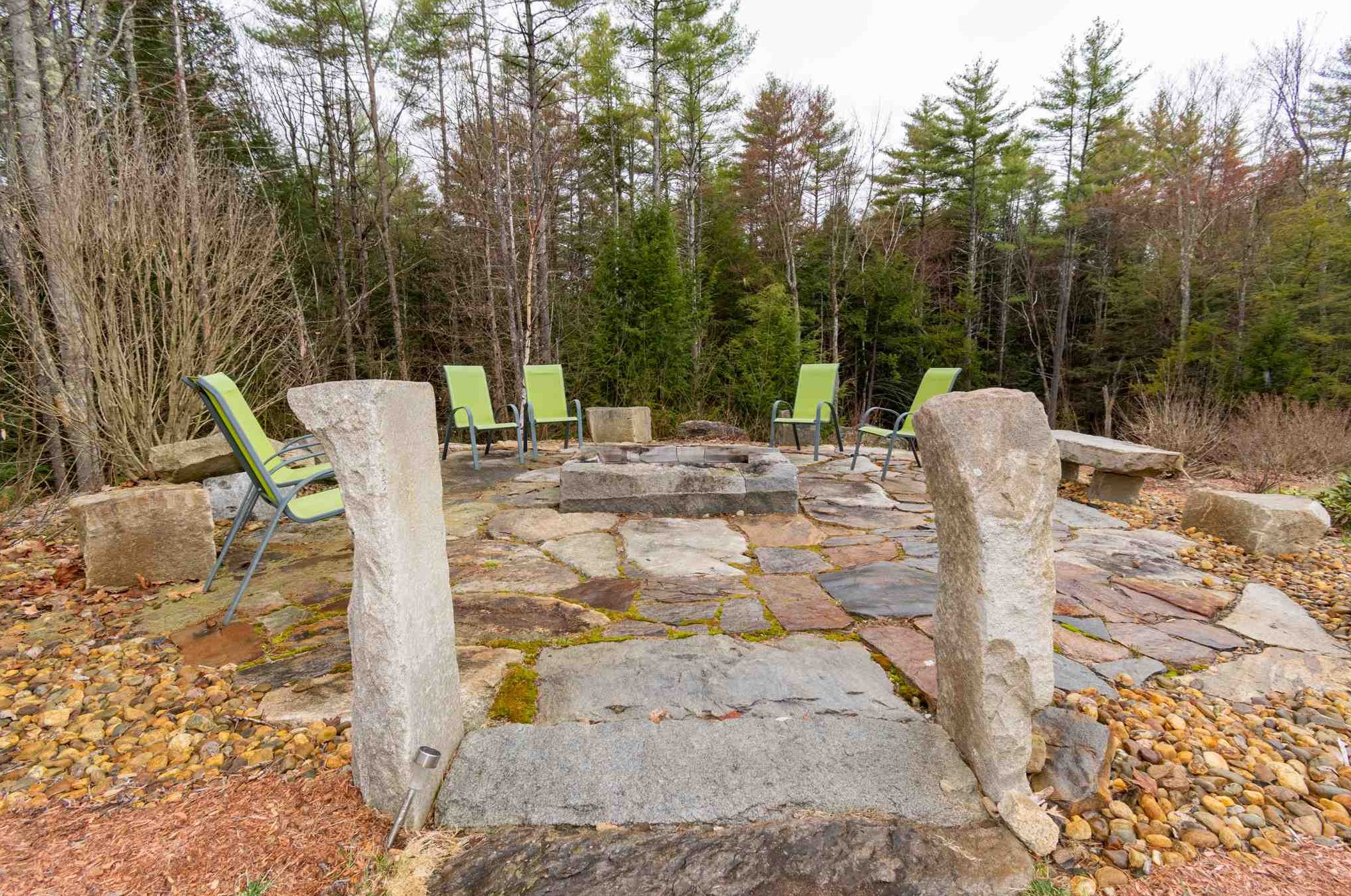 59 Lisa Dr, Goffstown NH  03045-2833 exterior