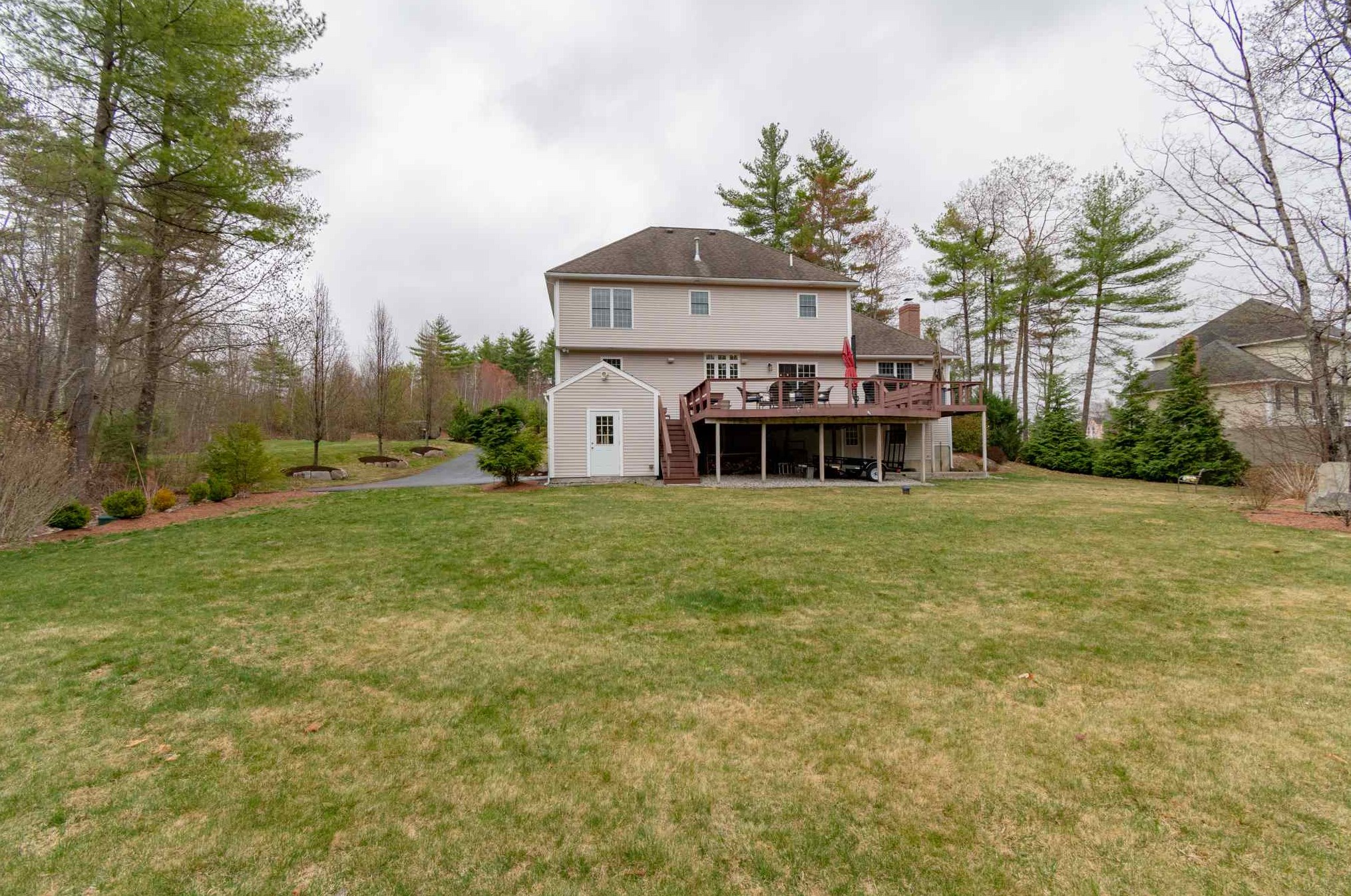 59 Lisa Dr, Goffstown NH  03045-2833 exterior