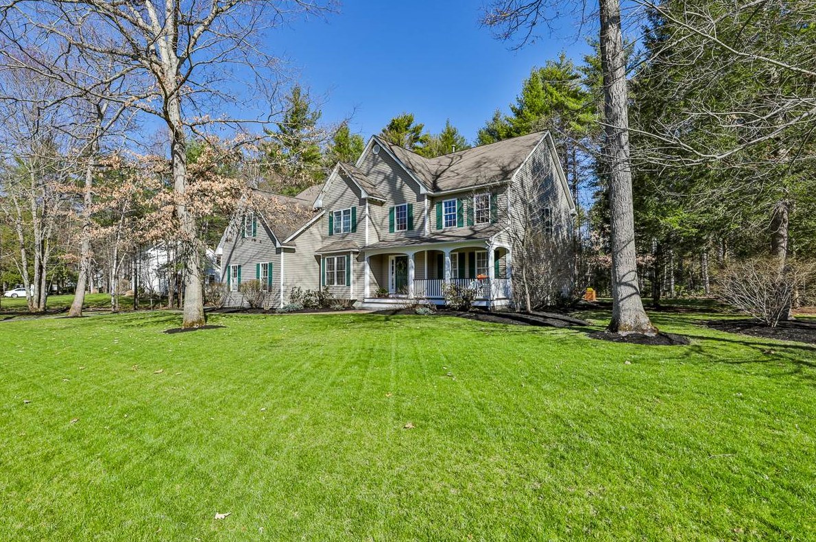 5 Mosswood Cir, Amherst, NH 03031