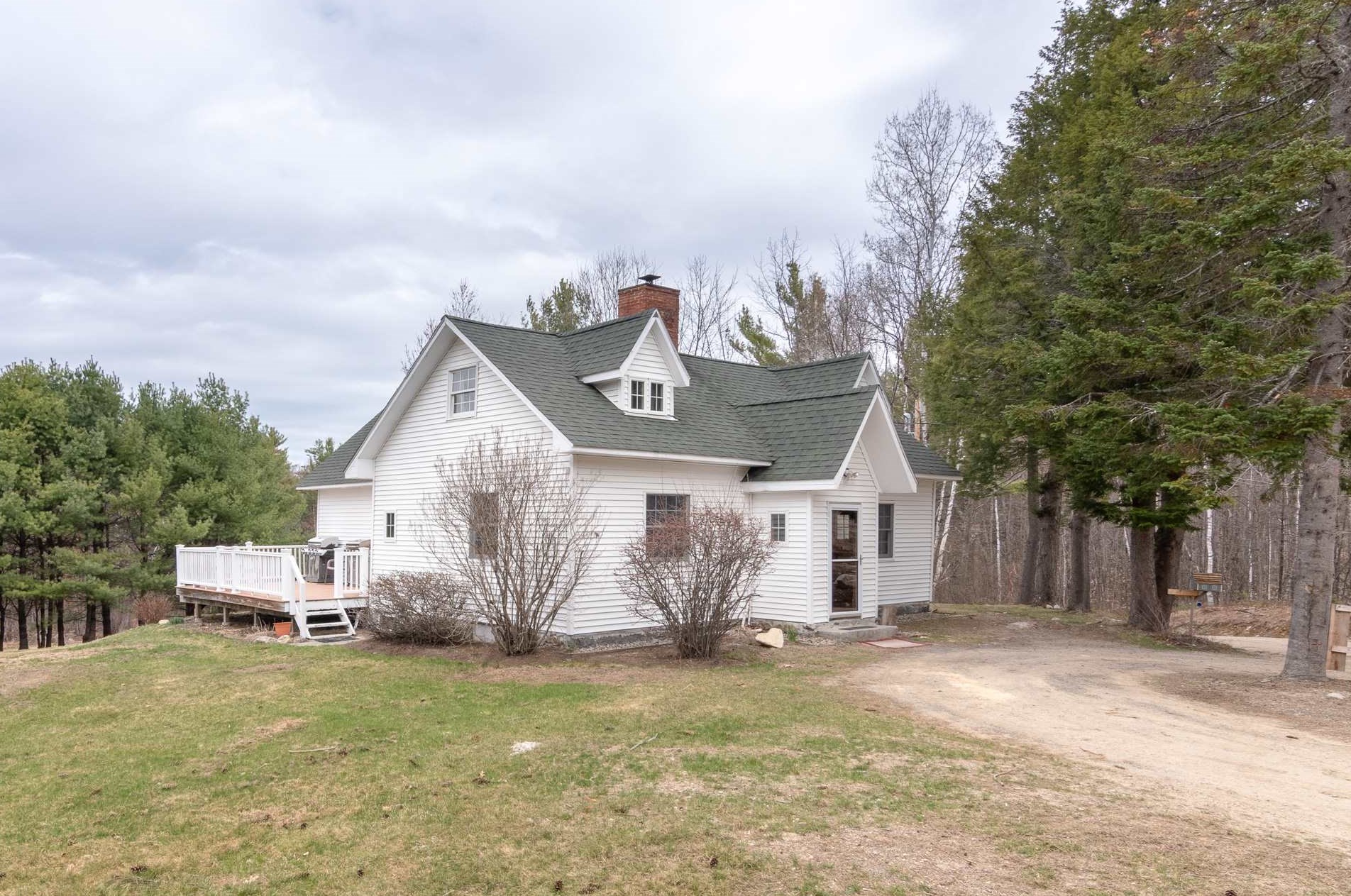 28 Old Follett Rd, Meredith, NH 03253 exterior