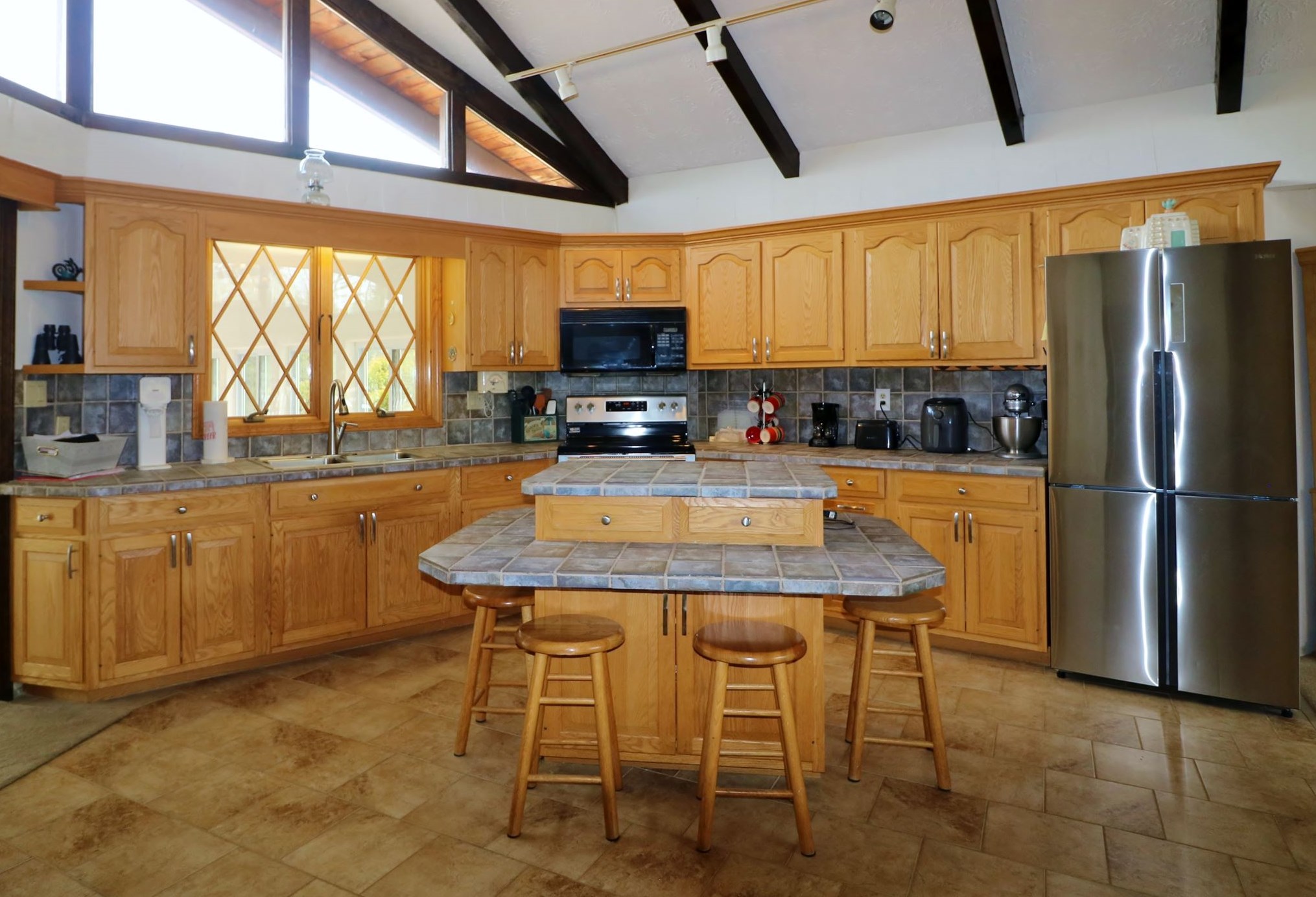 21 Laurel Ln, Dummer, NH 03588-3534